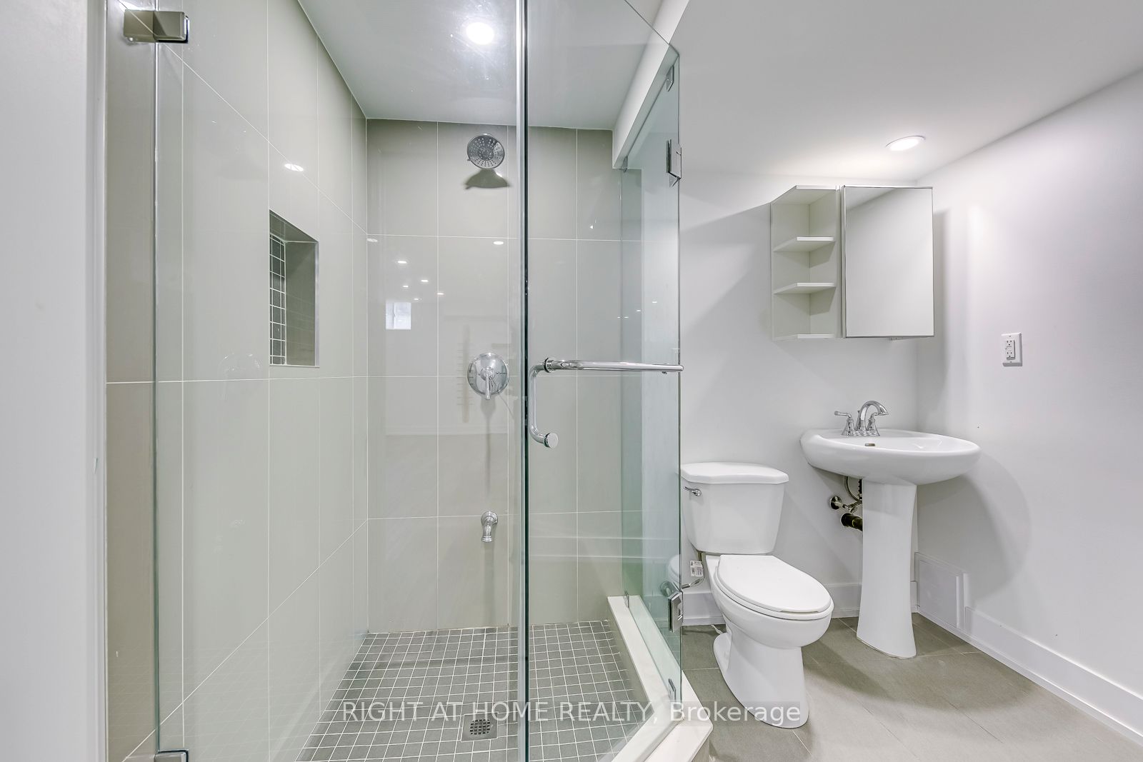 2374 Wasaga Drive Property Photo 41