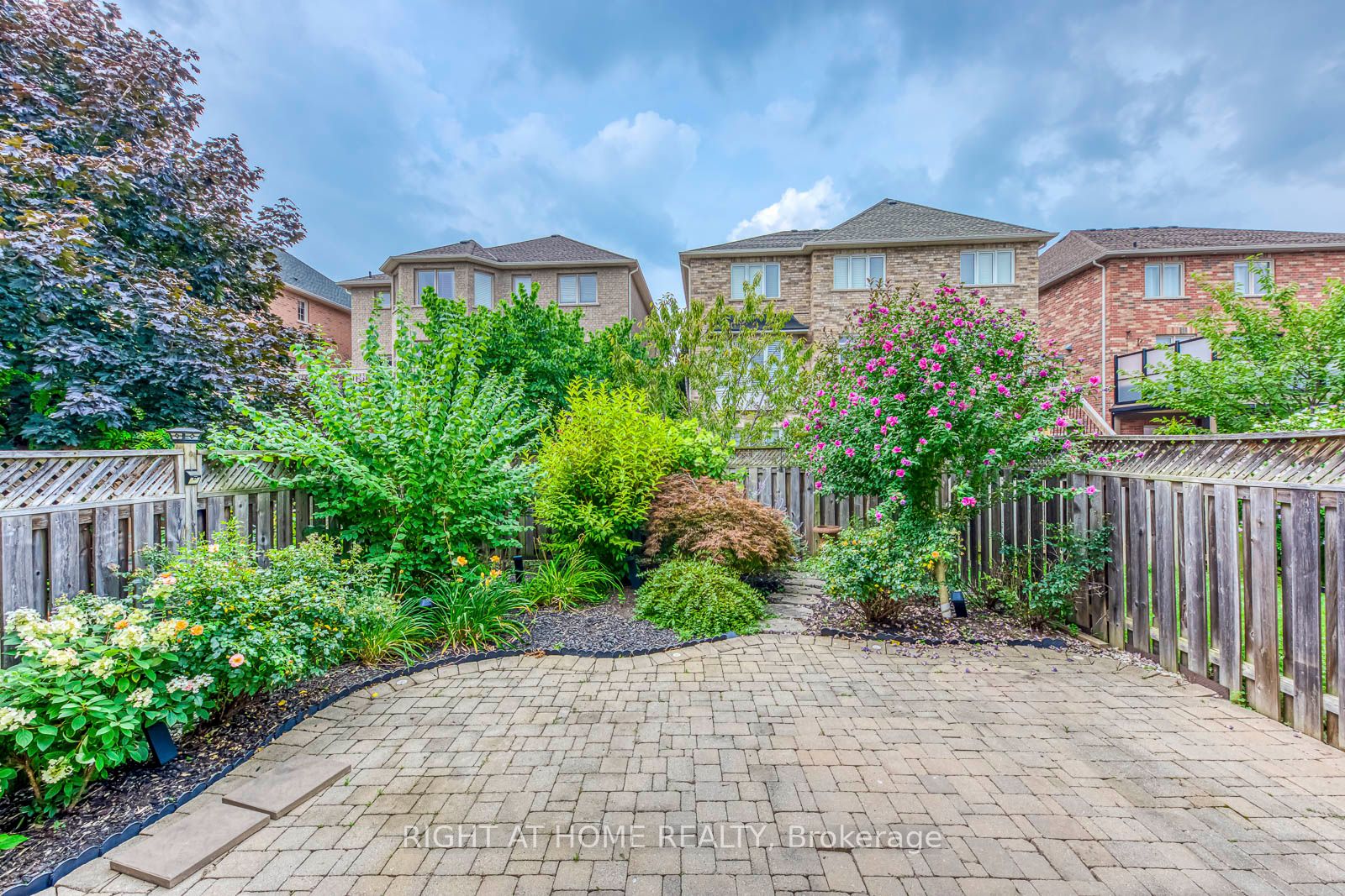 2374 Wasaga Drive Property Photo 42