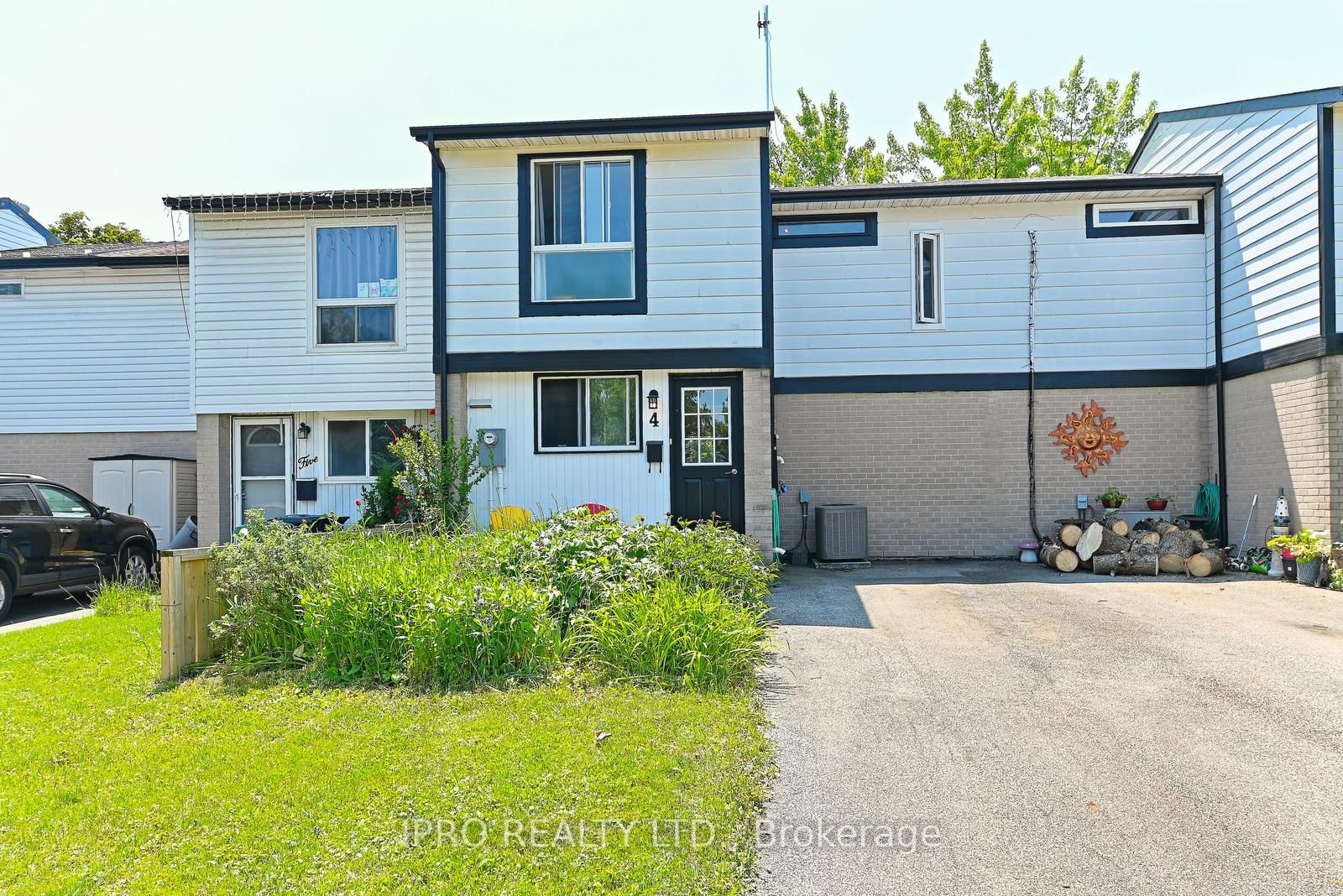 4 Greenfield Square Property Photo 1