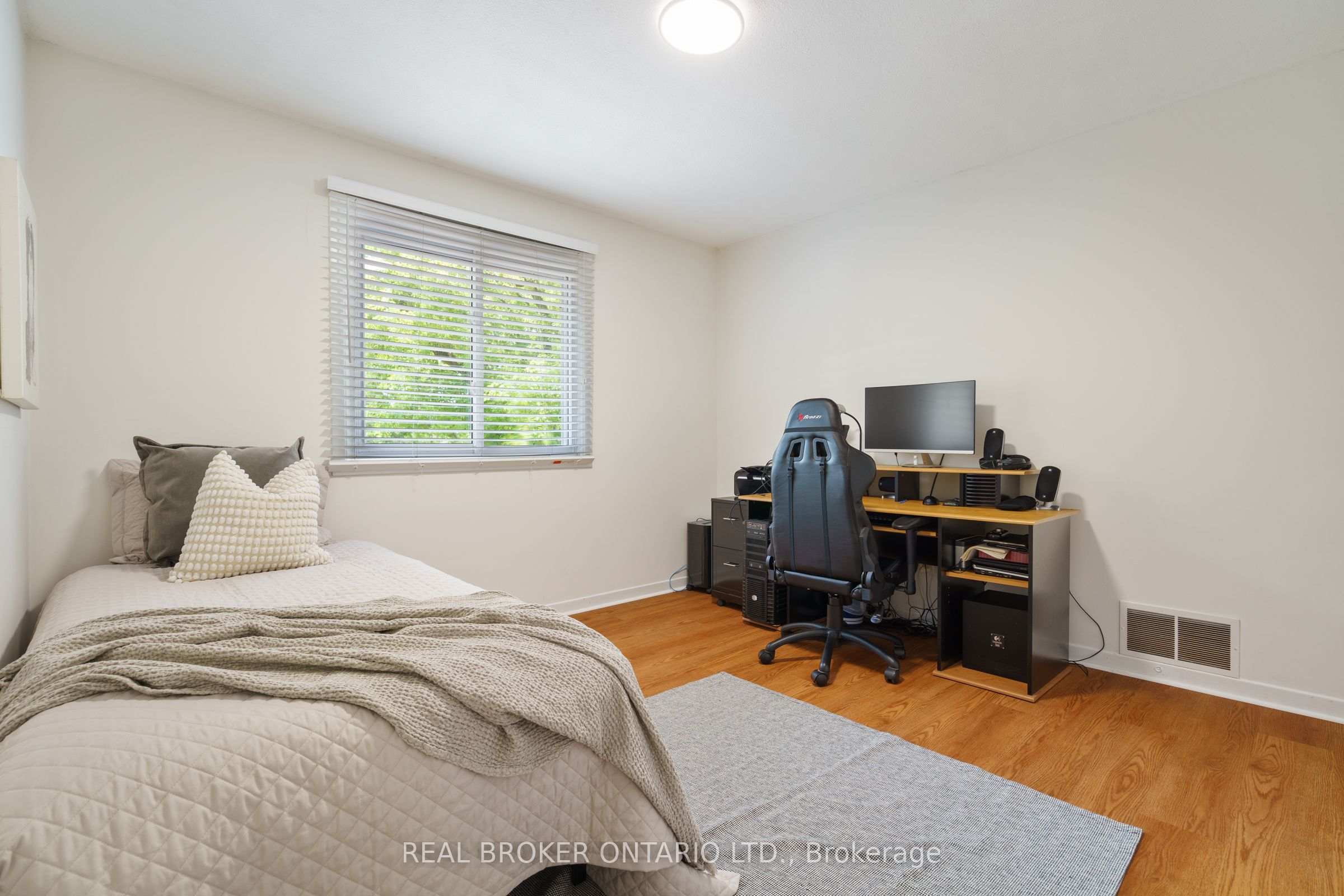 3120 Bentworth Drive Property Photo 15