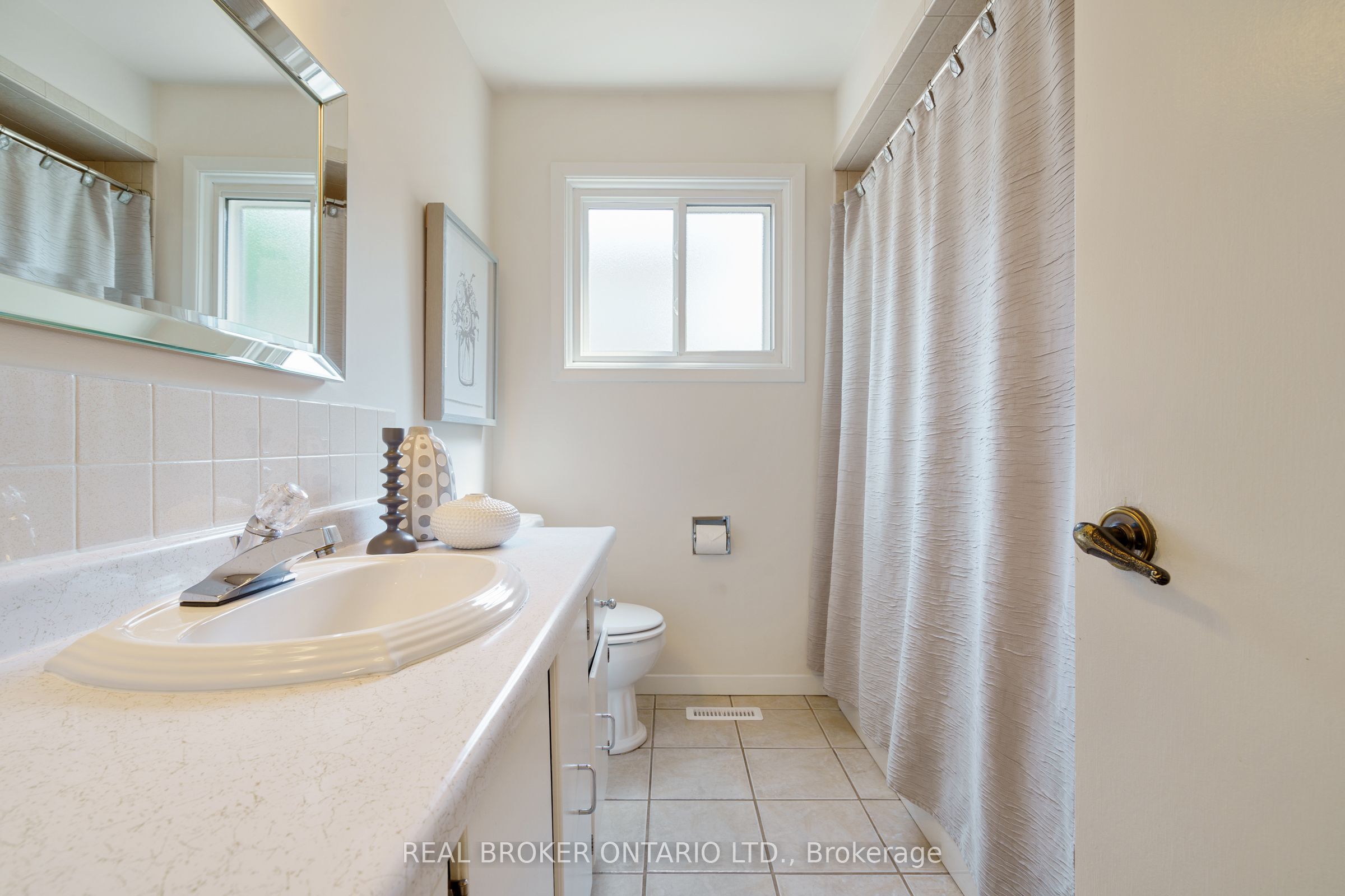 3120 Bentworth Drive Property Photo 16