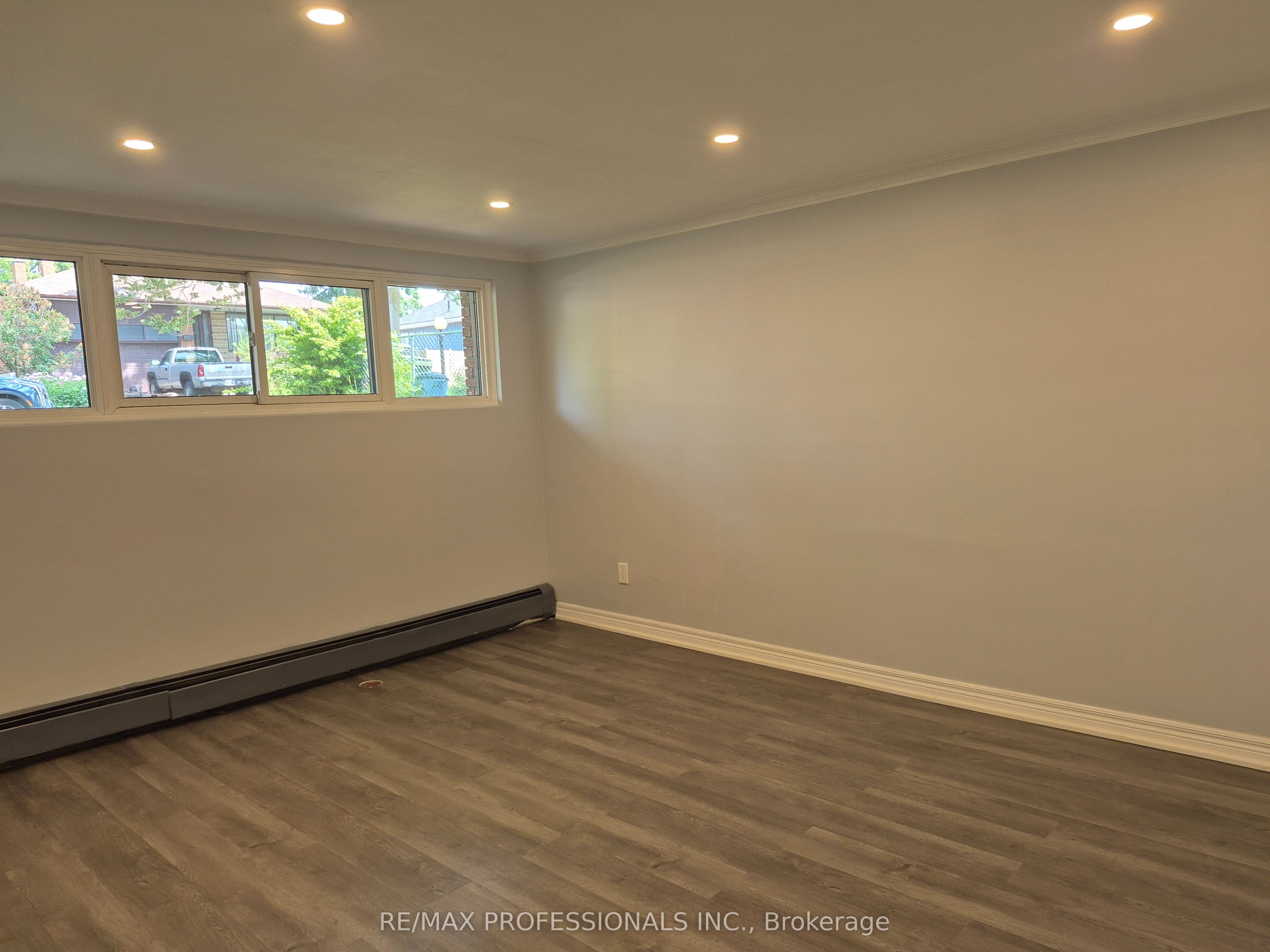 9 Branch Avenue Lower Property Photo 2