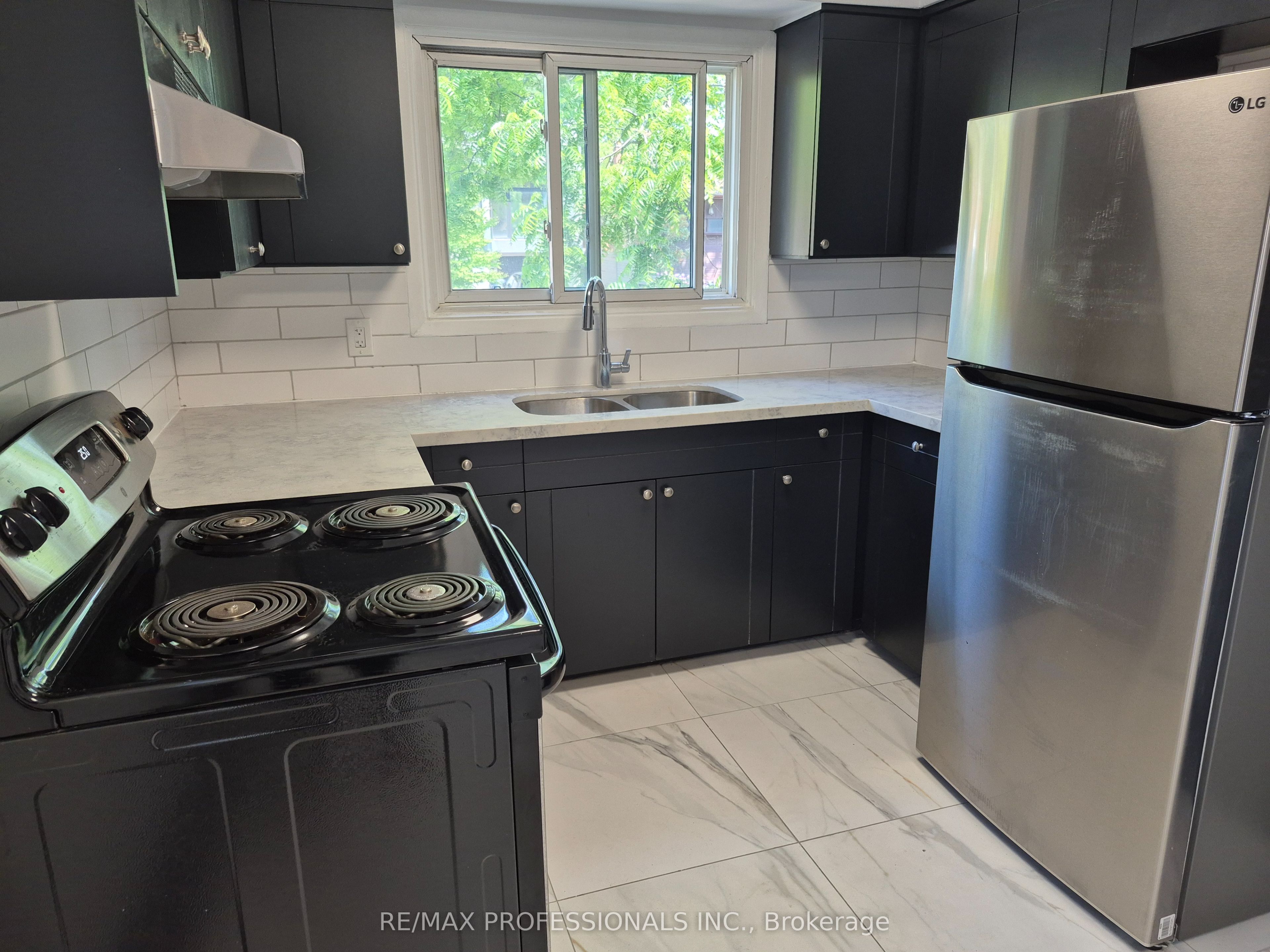 9 Branch Avenue Lower Property Photo 4