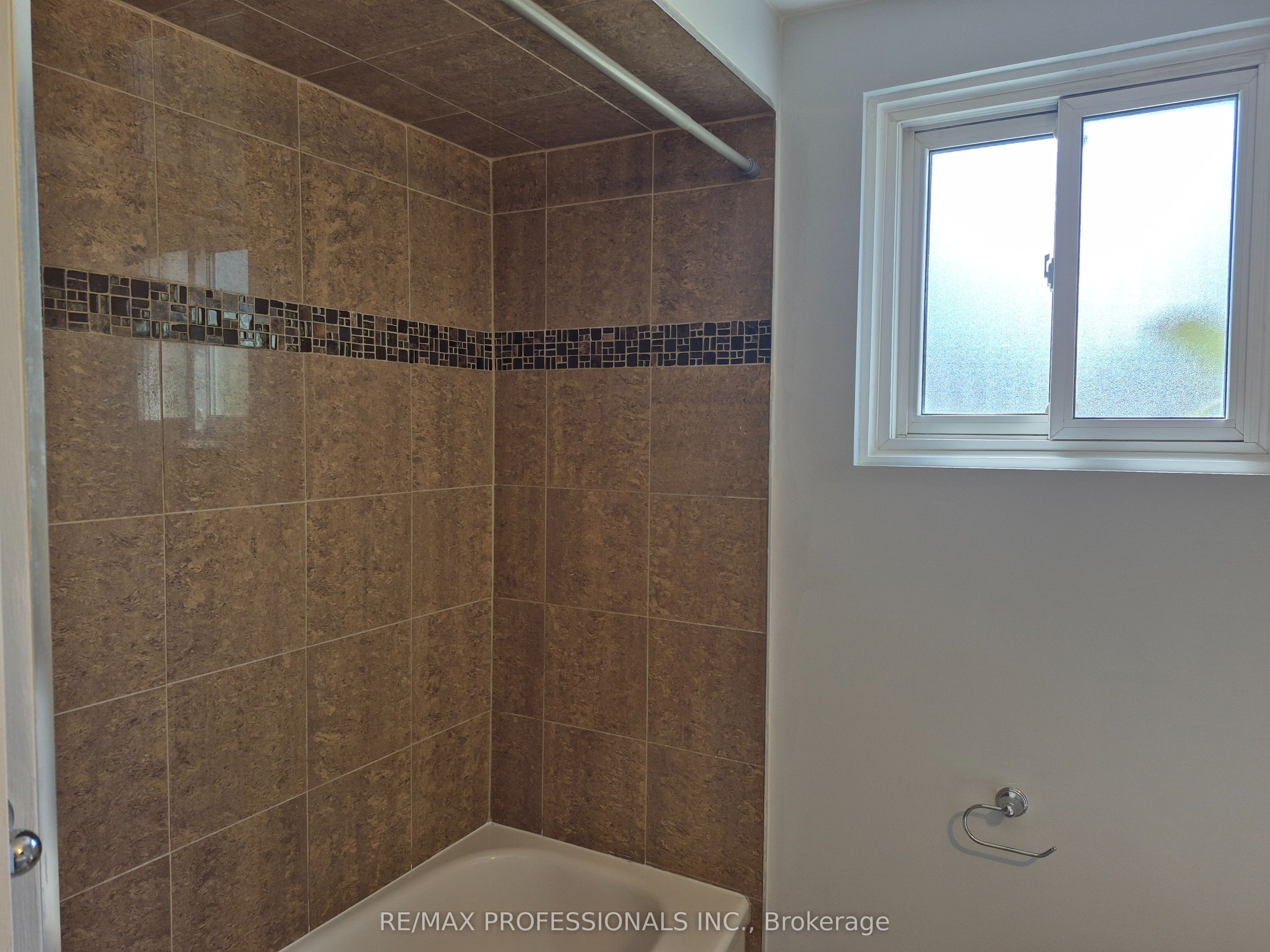 9 Branch Avenue Lower Property Photo 8