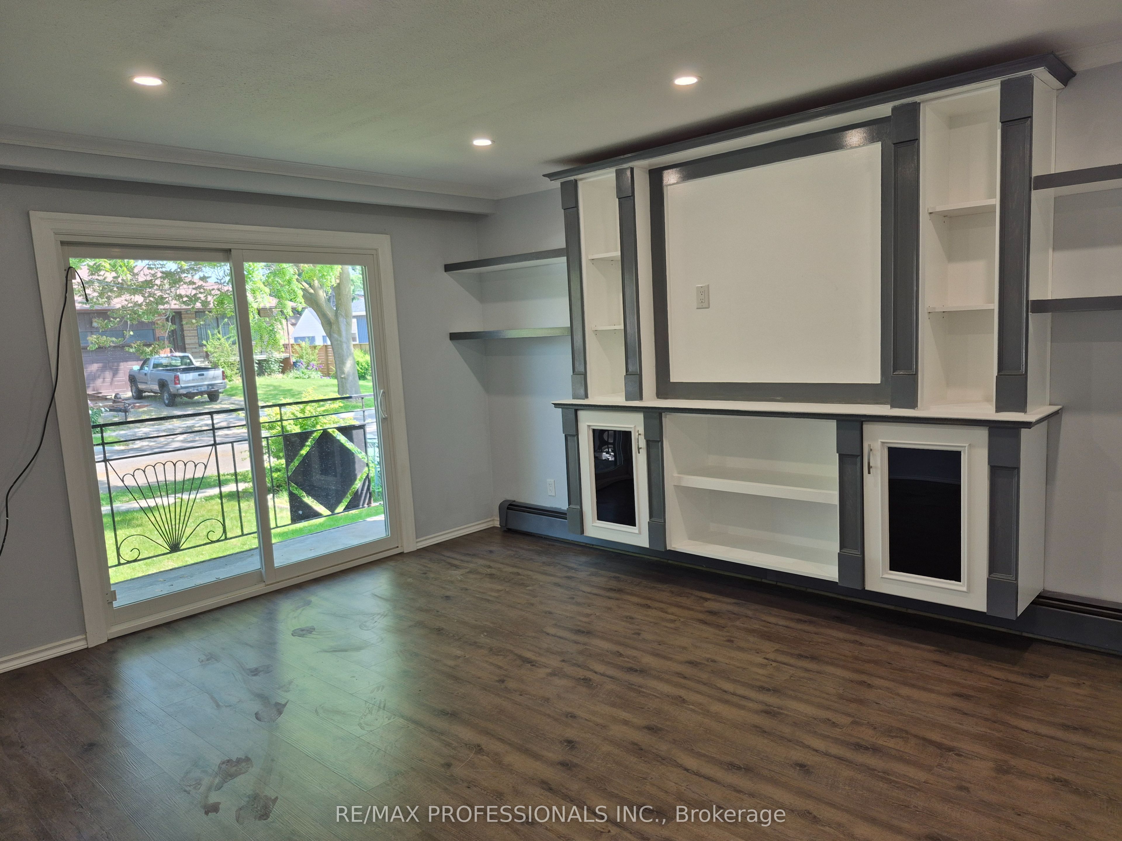 9 Branch Avenue Main Property Photo 2