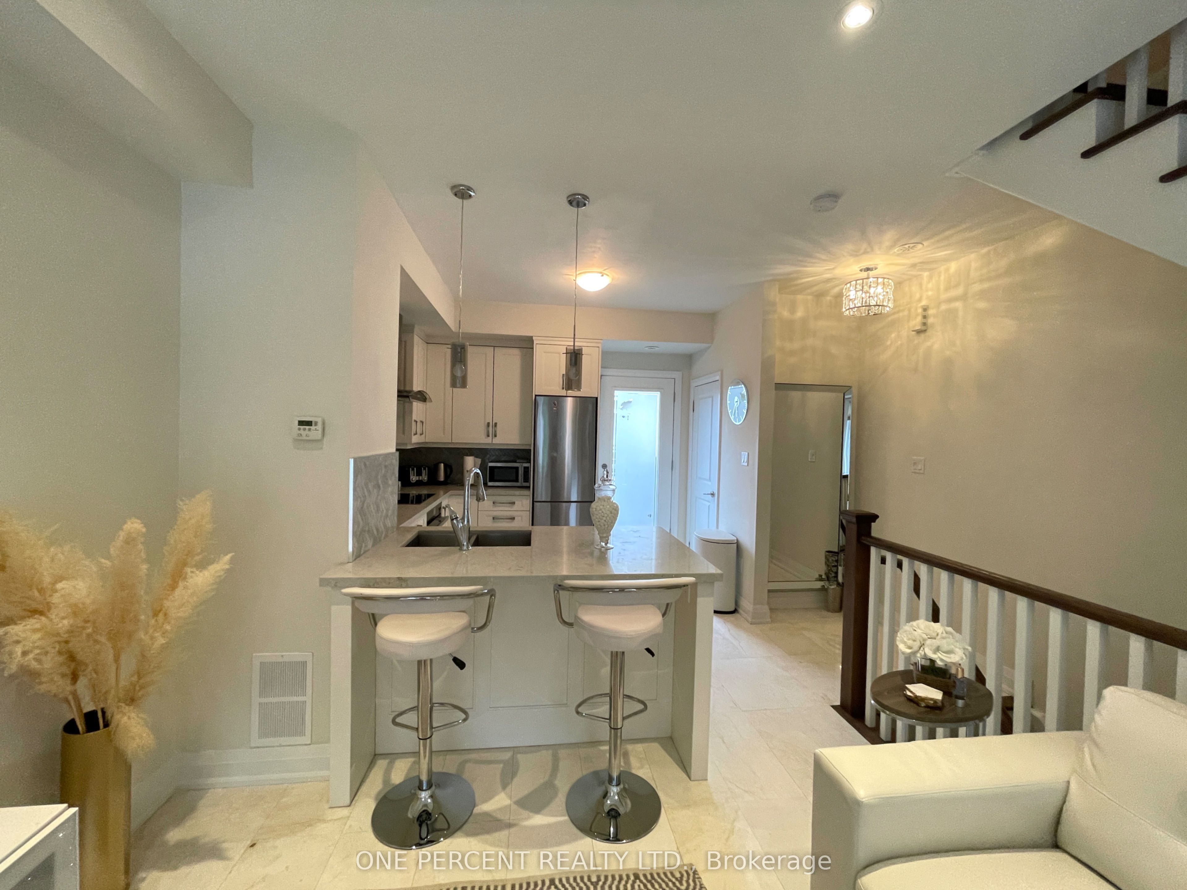 #12 - 3077 Cawthra Road Property Photo 13