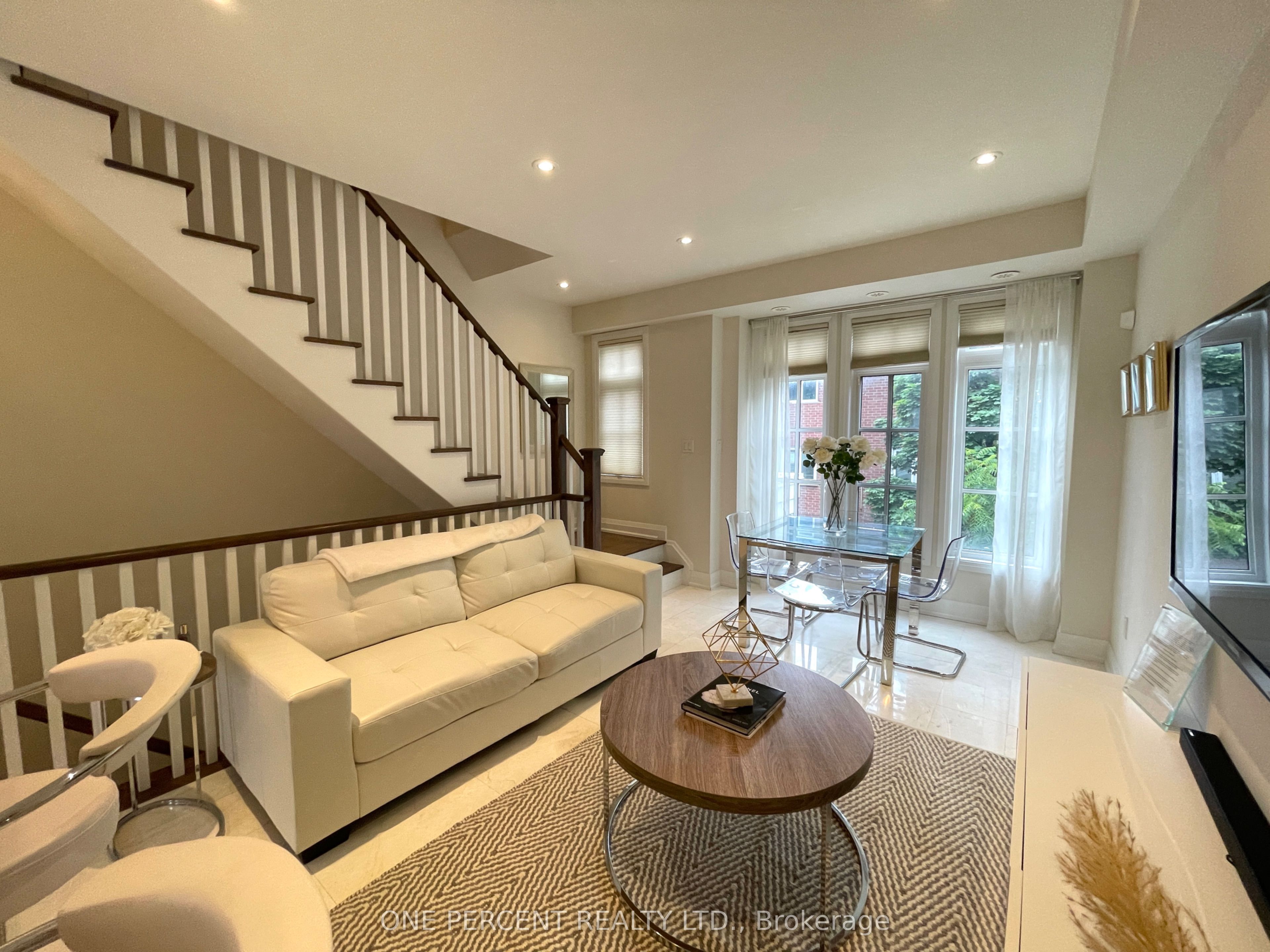 #12 - 3077 Cawthra Road Property Photo 15