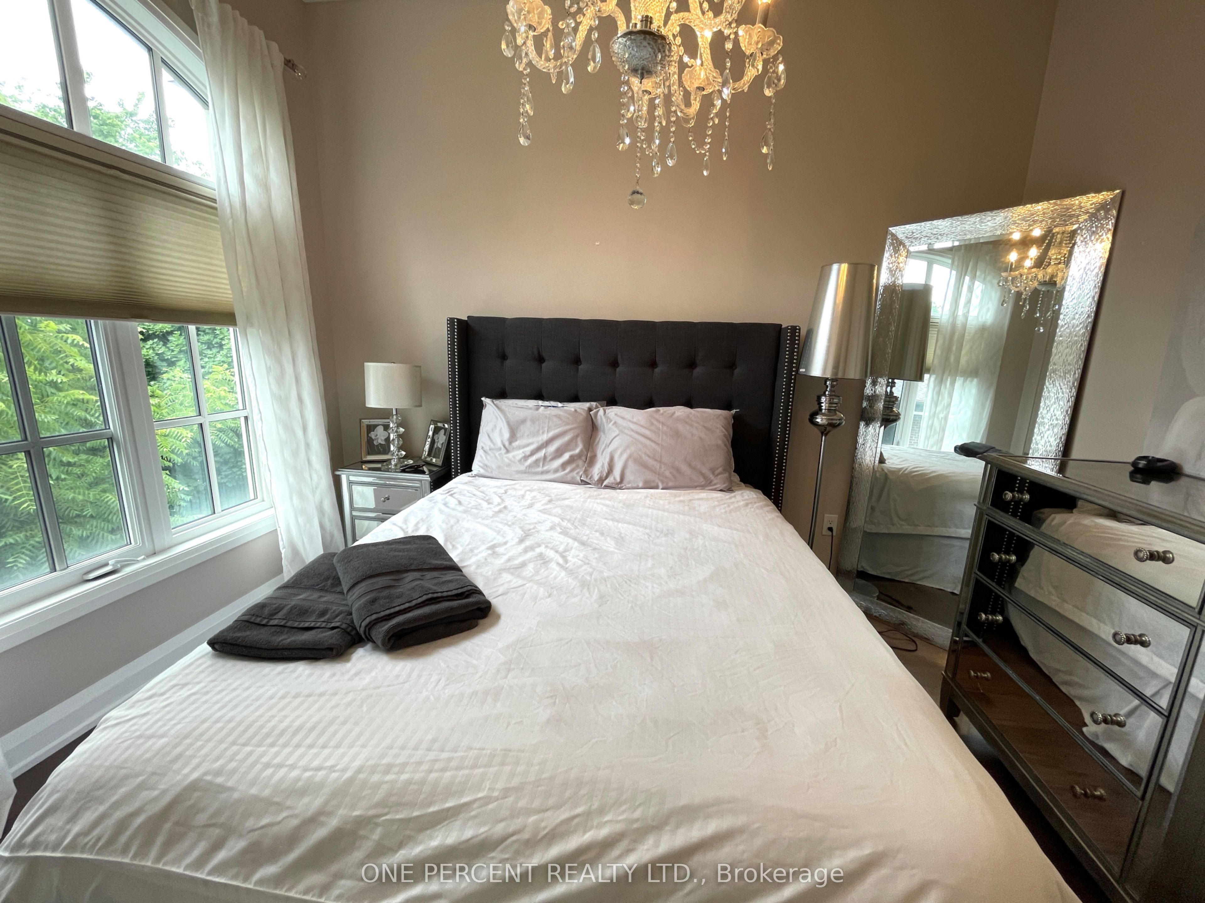 #12 - 3077 Cawthra Road Property Photo 22
