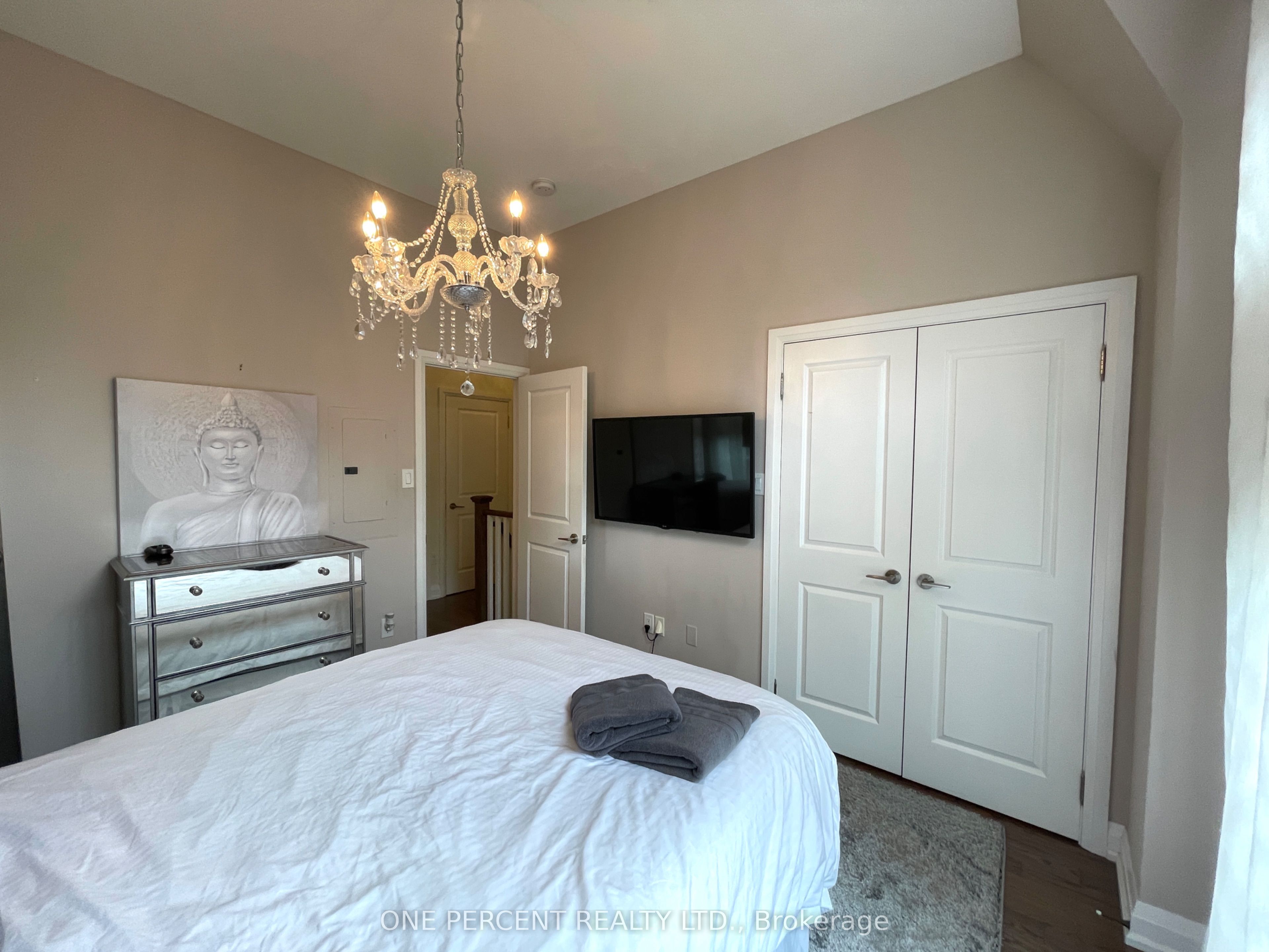 #12 - 3077 Cawthra Road Property Photo 23