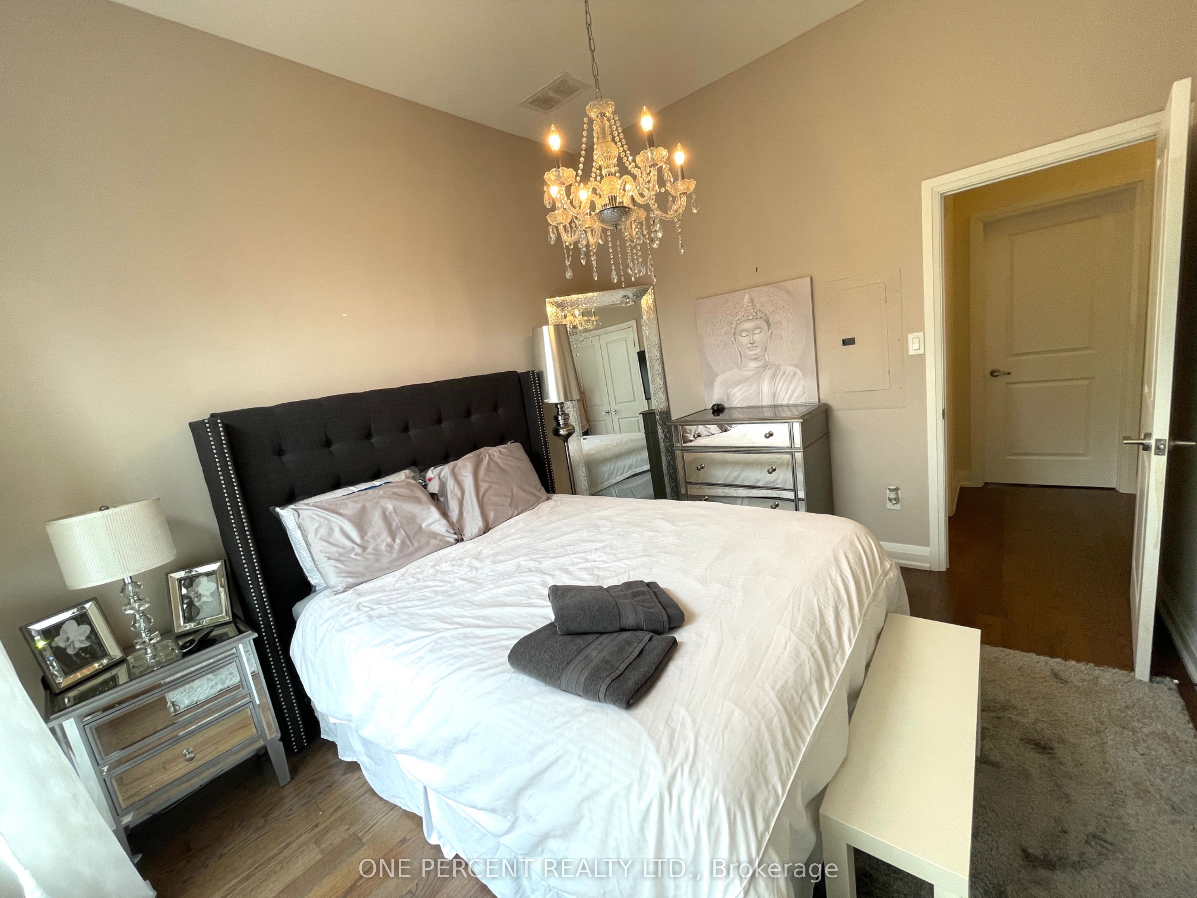#12 - 3077 Cawthra Road Property Photo 25