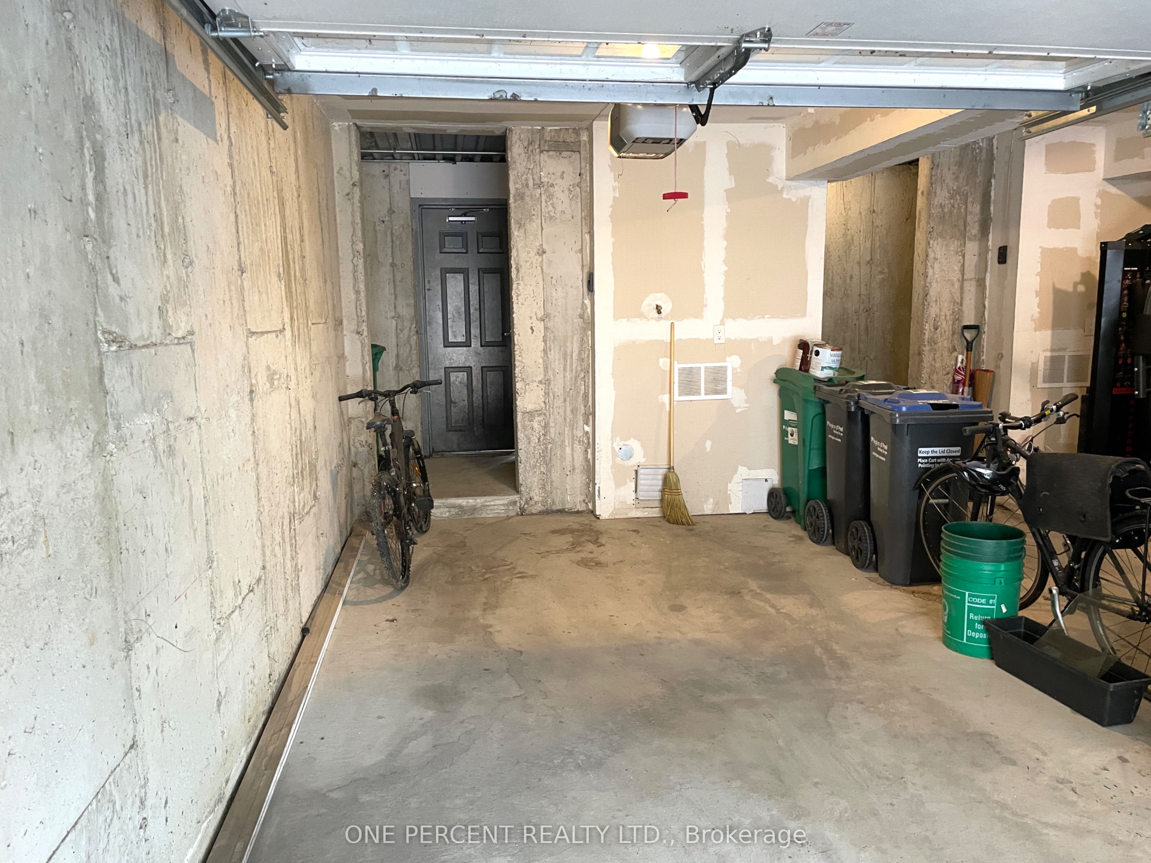 #12 - 3077 Cawthra Road Property Photo 30
