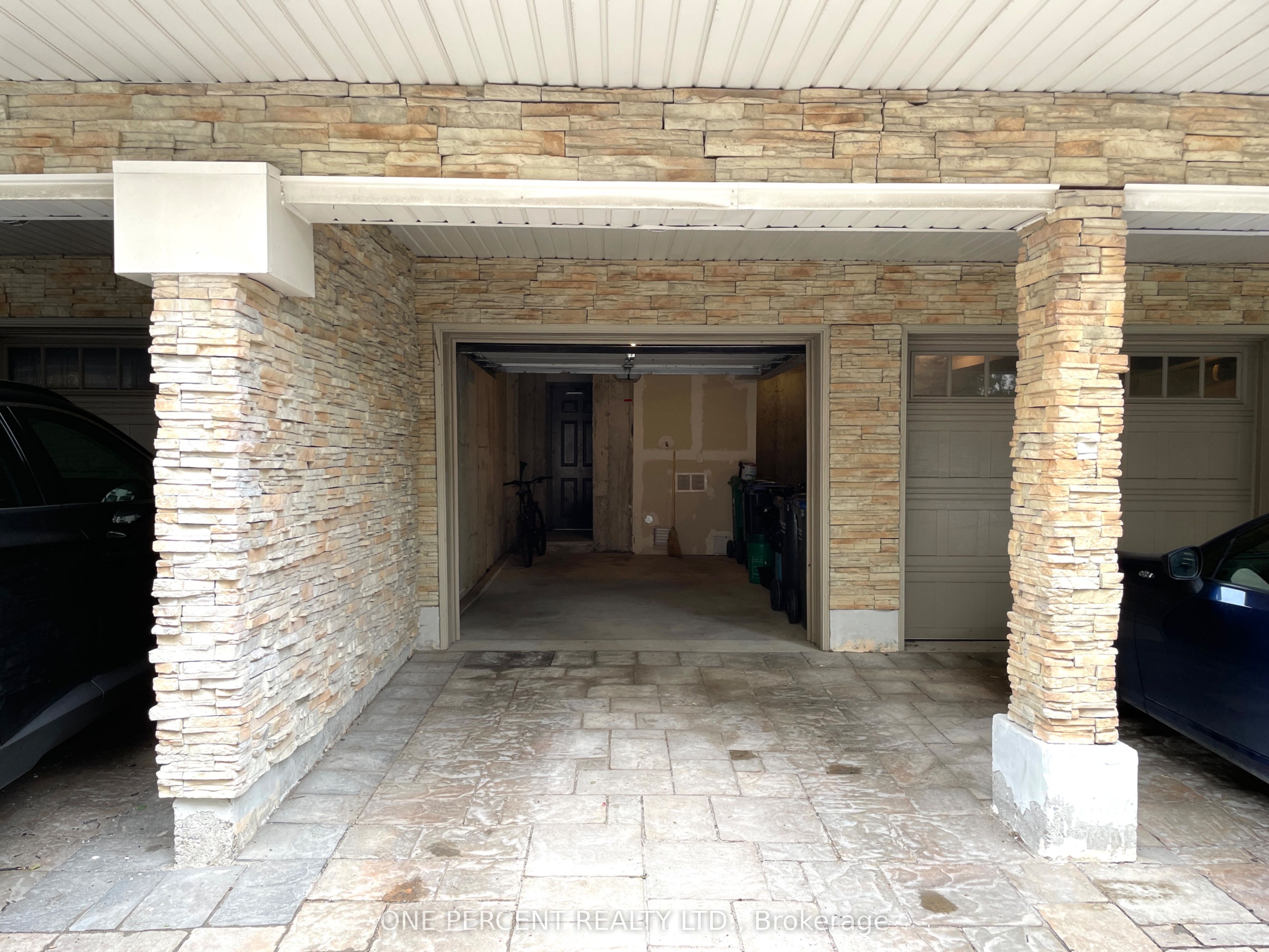 #12 - 3077 Cawthra Road Property Photo 31