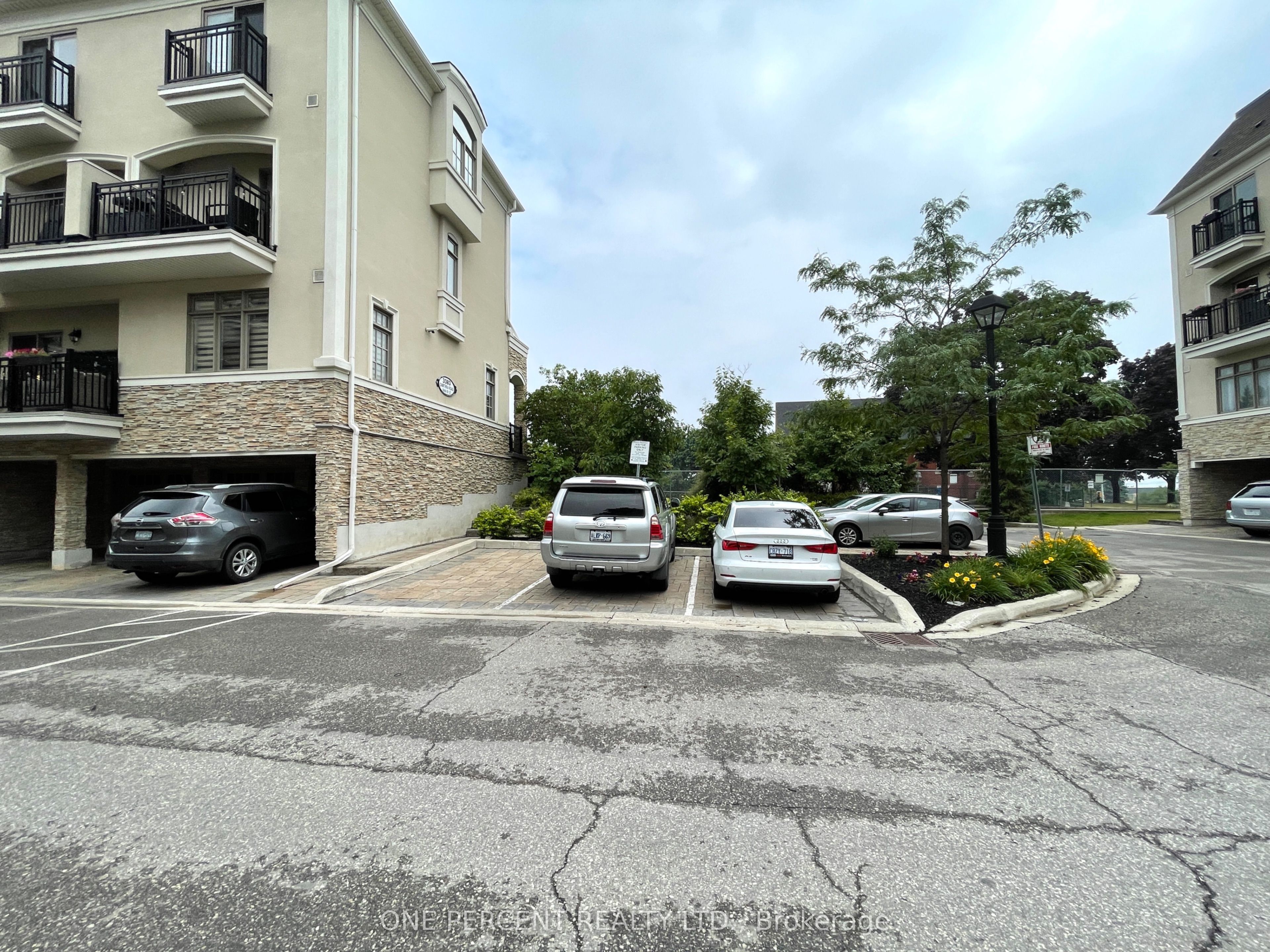 #12 - 3077 Cawthra Road Property Photo 34