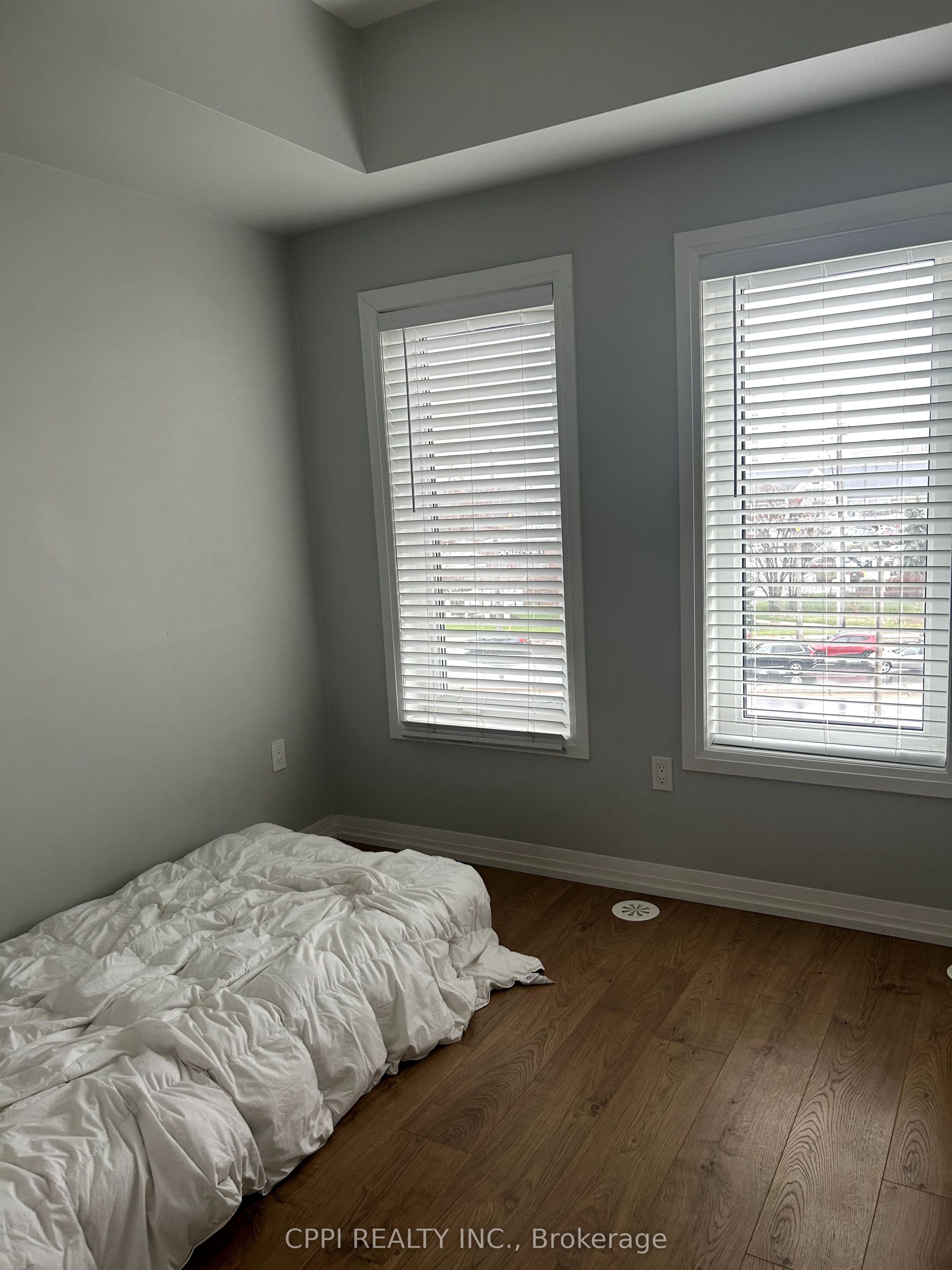 #318b - 402 East Mall Drive Property Photo 4