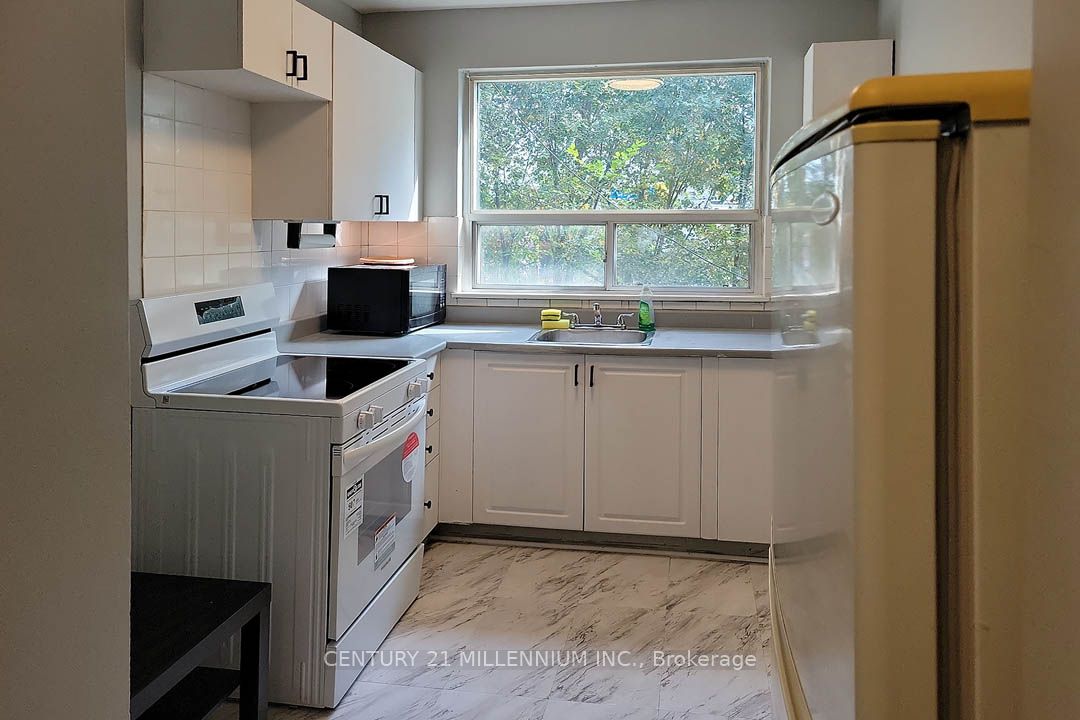 1353 Weston Road Property Photo 4