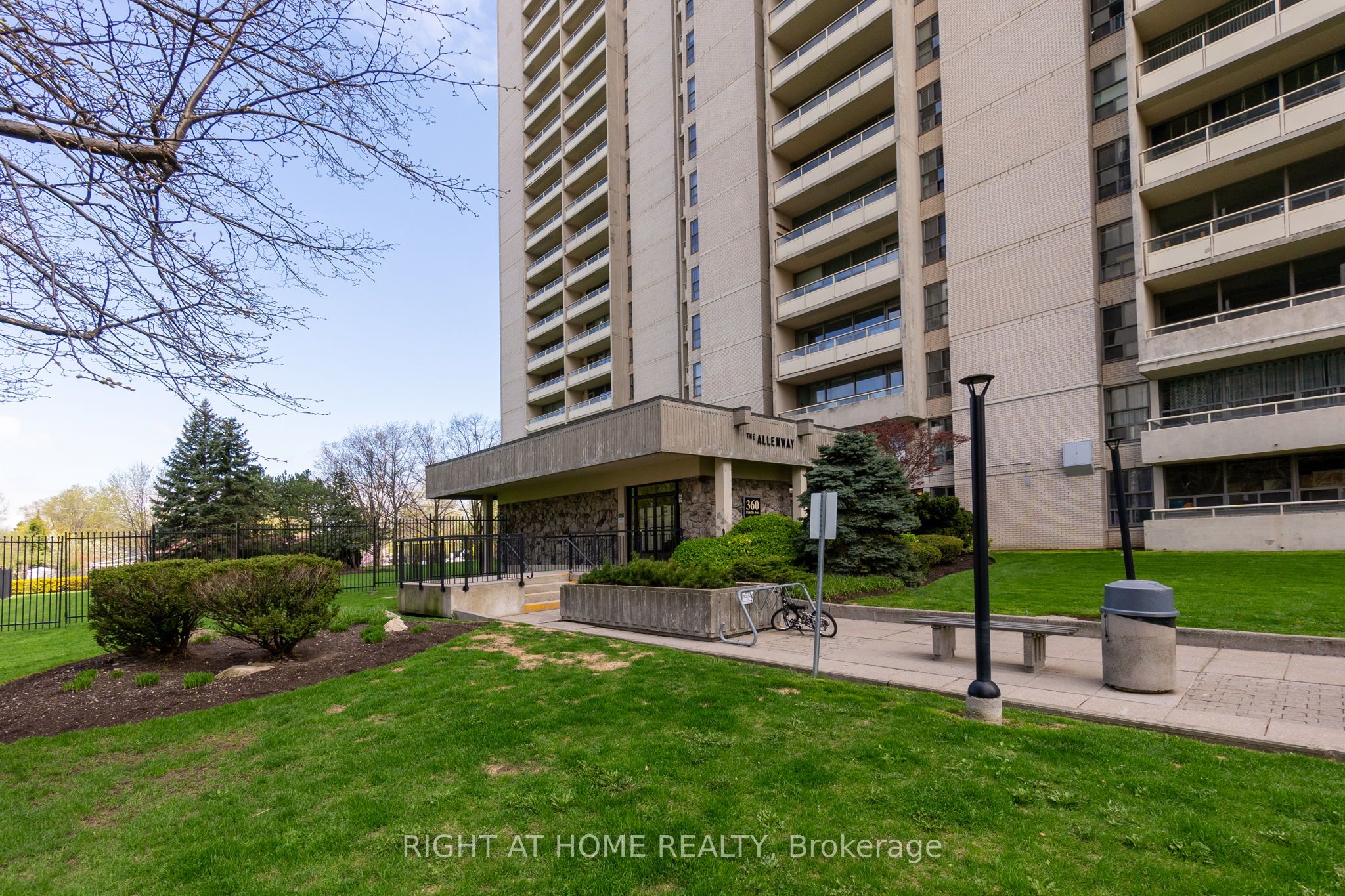 #2101 - 360 Ridelle Avenue Property Photo 1