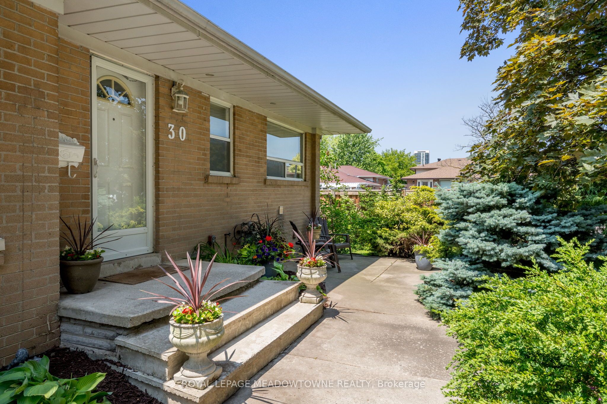 30 Lesbury Avenue Property Photo 3