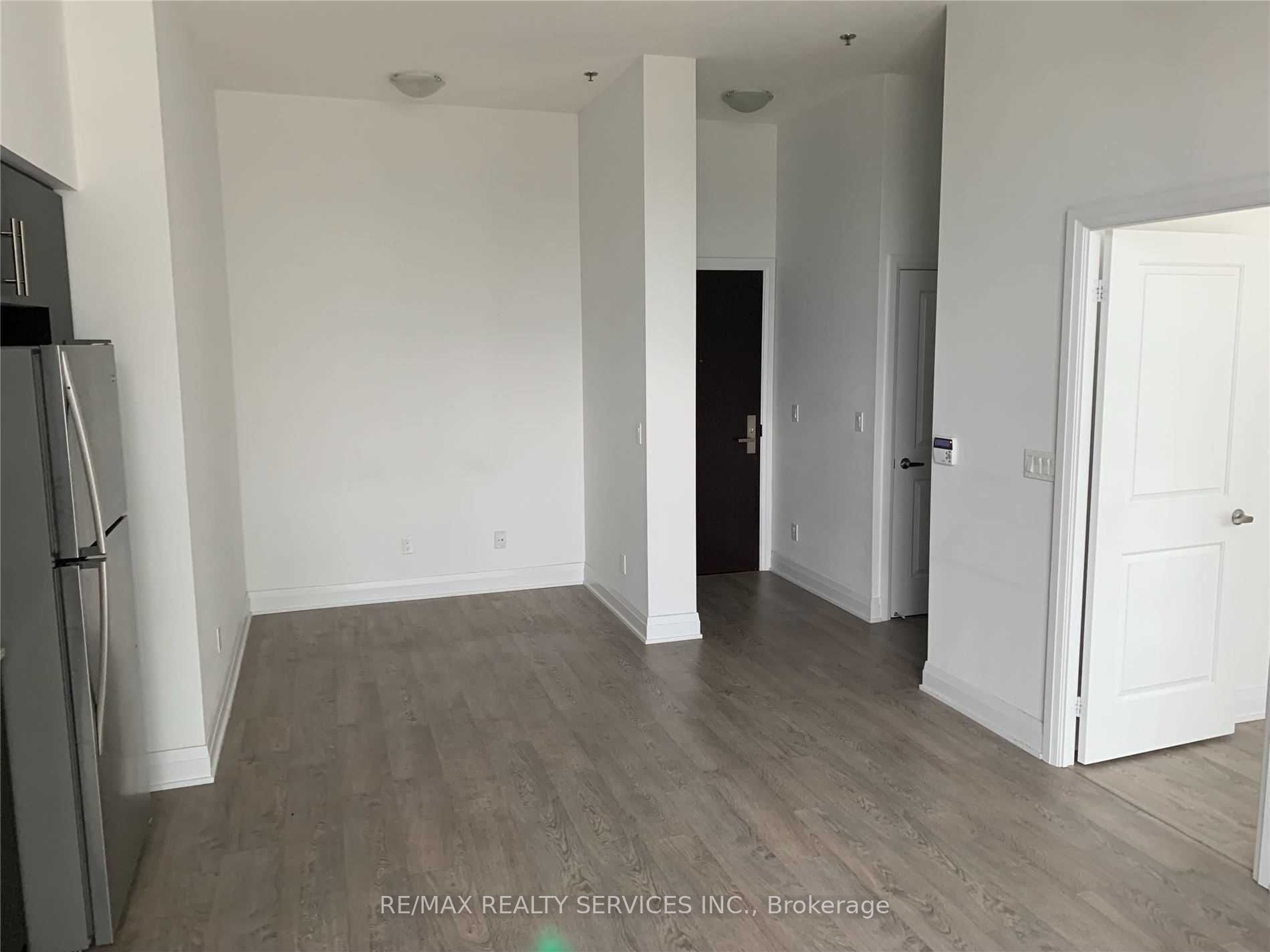 55 Speers Road 101 Property Photo 2