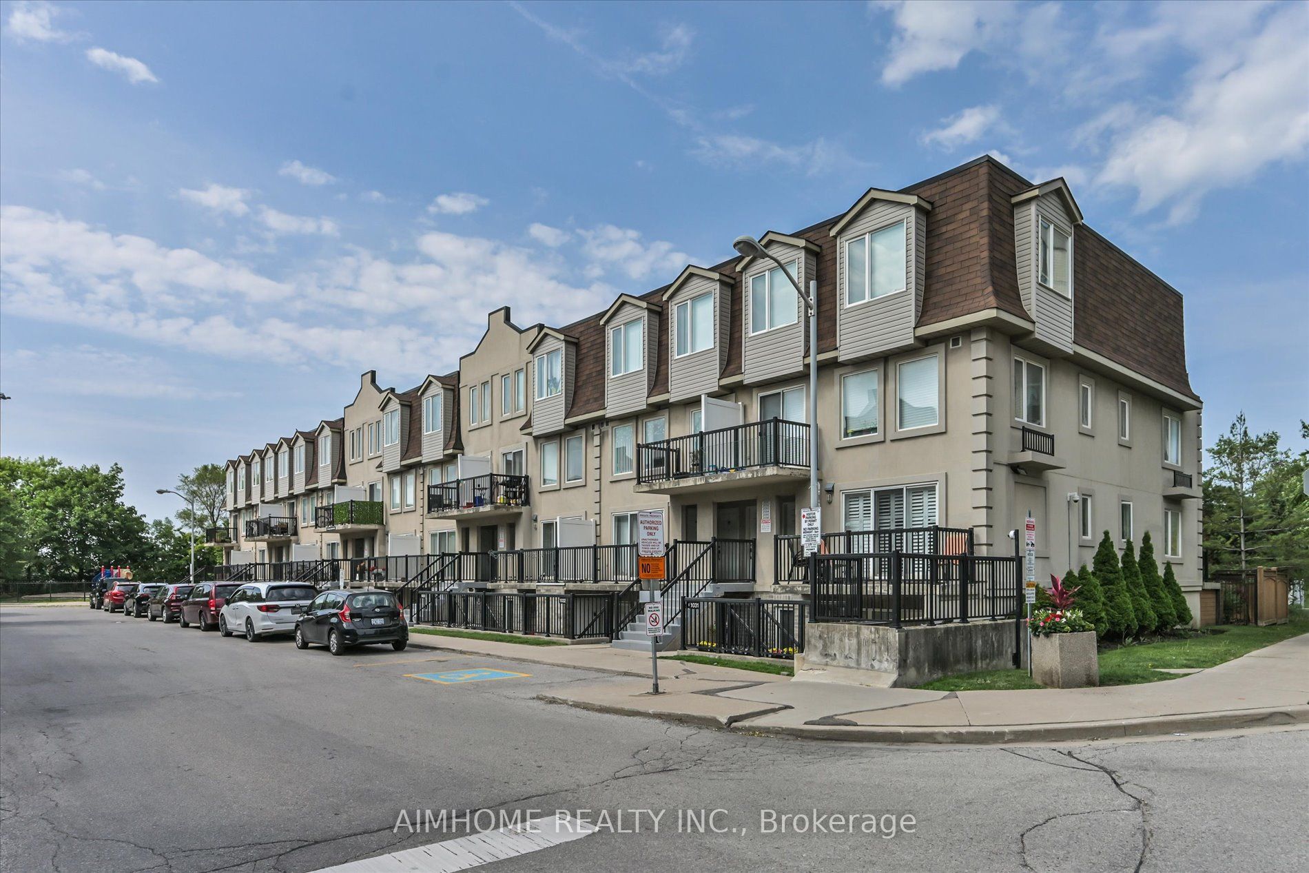 #1036 - 55 George Appleton Way Property Photo 1