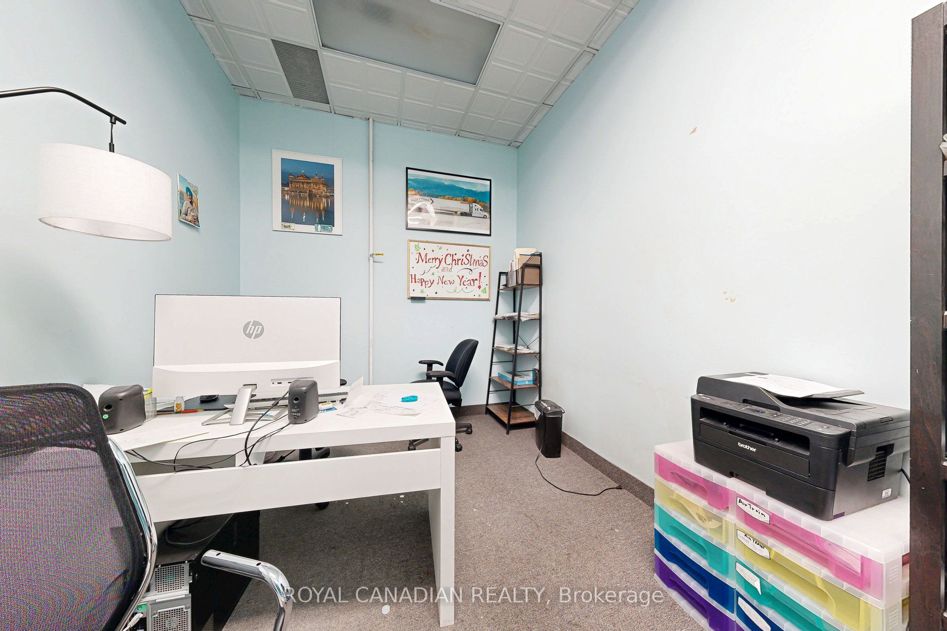 2955 Sandalwood Parkway E 15 Property Photo 19