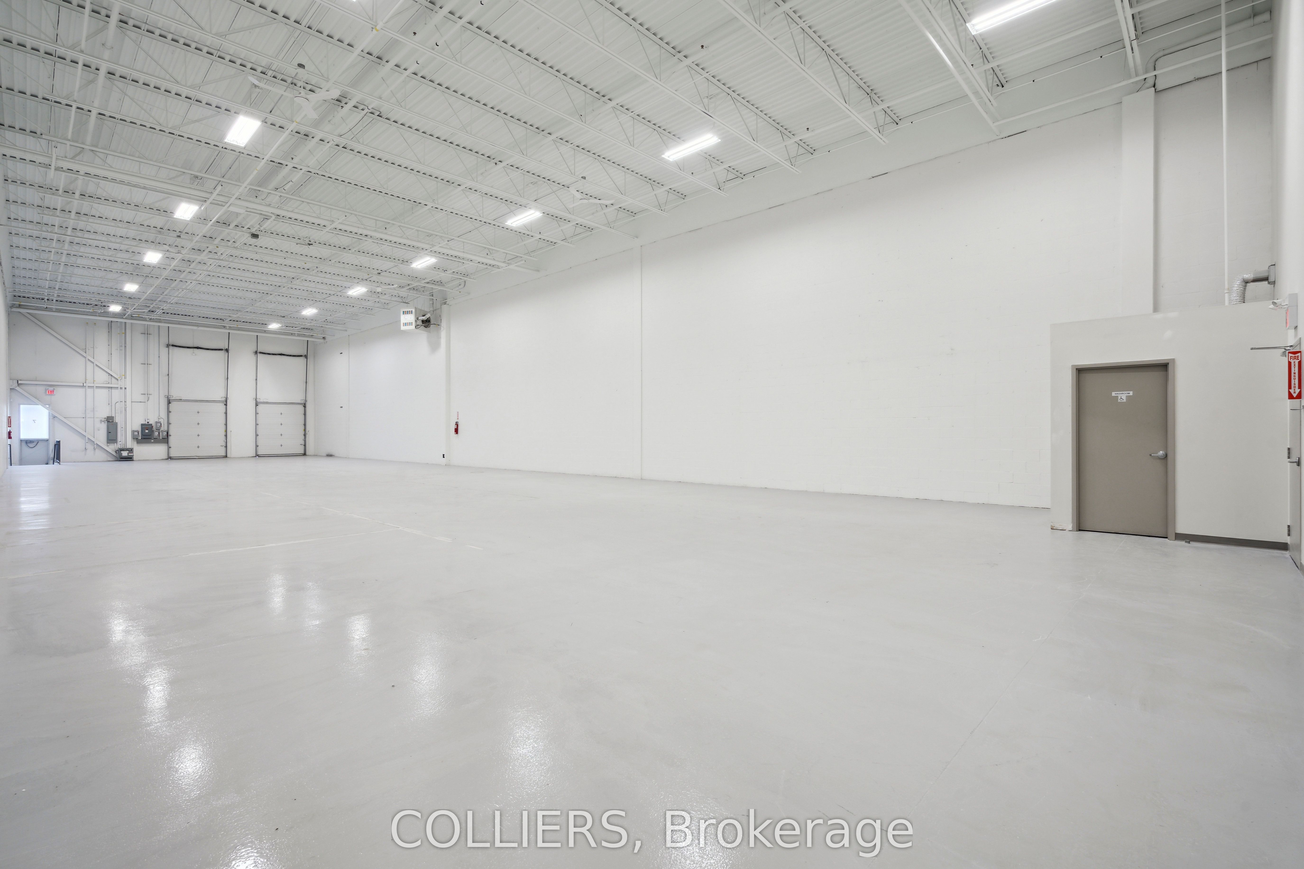 4160 Sladeview Crescent Unit 7 Property Photo 2
