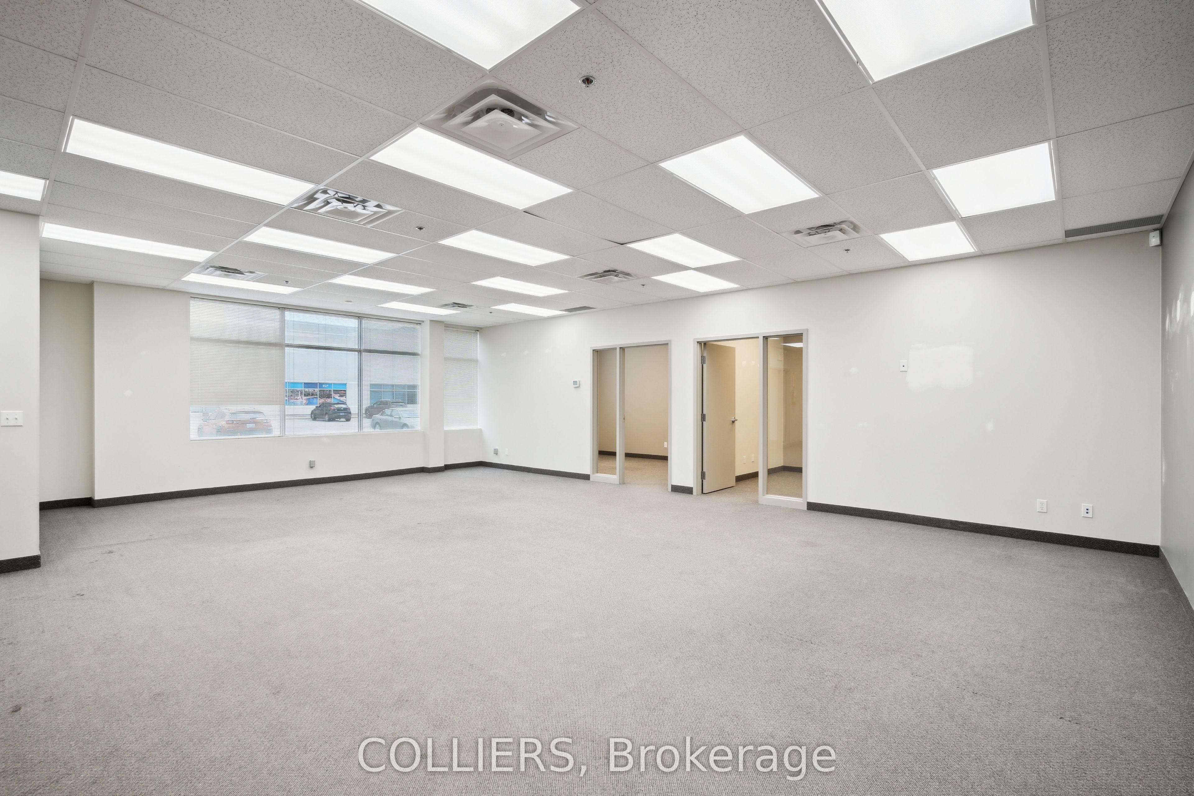 4160 Sladeview Crescent Unit 7 Property Photo 5