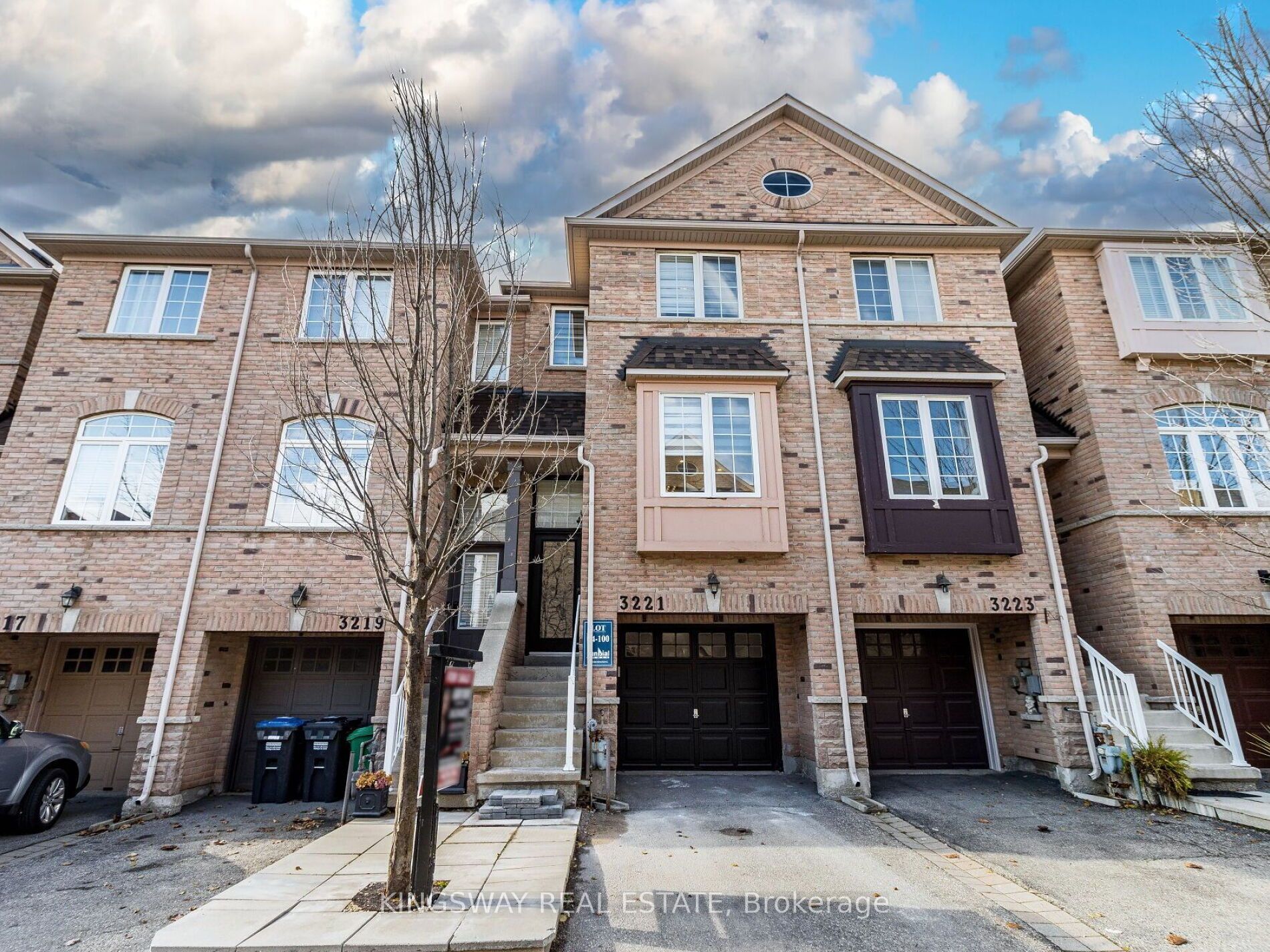 3221 Redpath Cir Property Photo 1