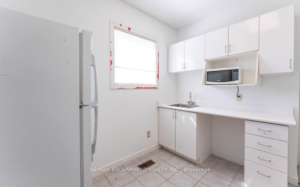 923 Brant Street 1 Property Photo 11