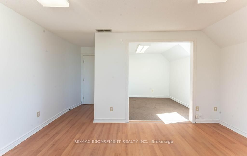 923 Brant Street 1 Property Photo 17
