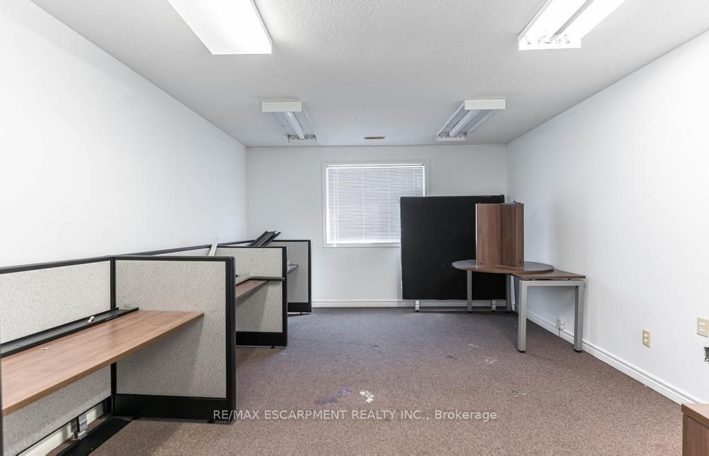 923 Brant Street 2 Property Photo 10
