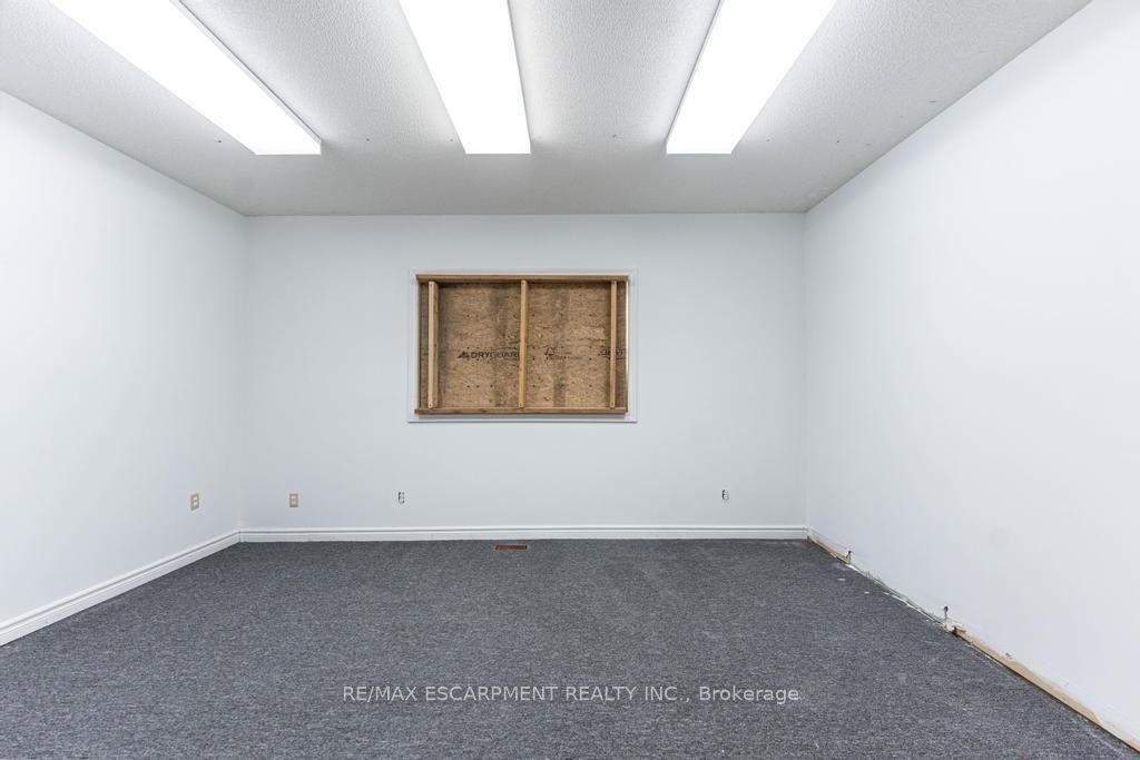 923 Brant Street 2 Property Photo 15