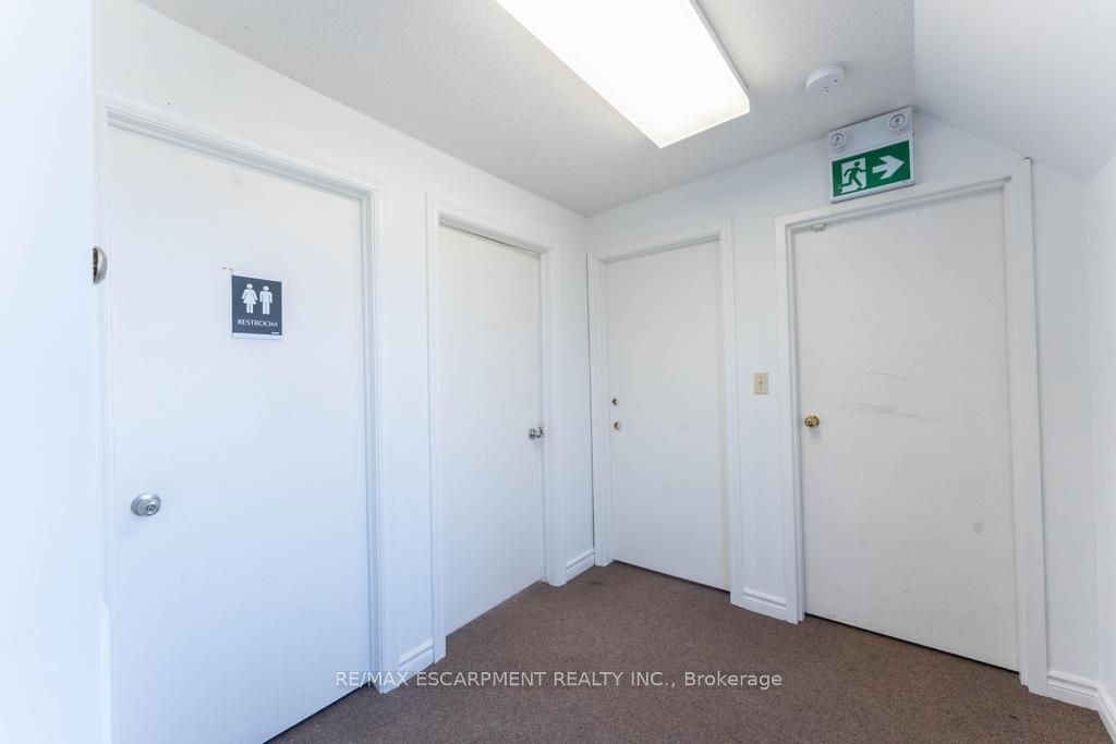 923 Brant Street 2 Property Photo 16