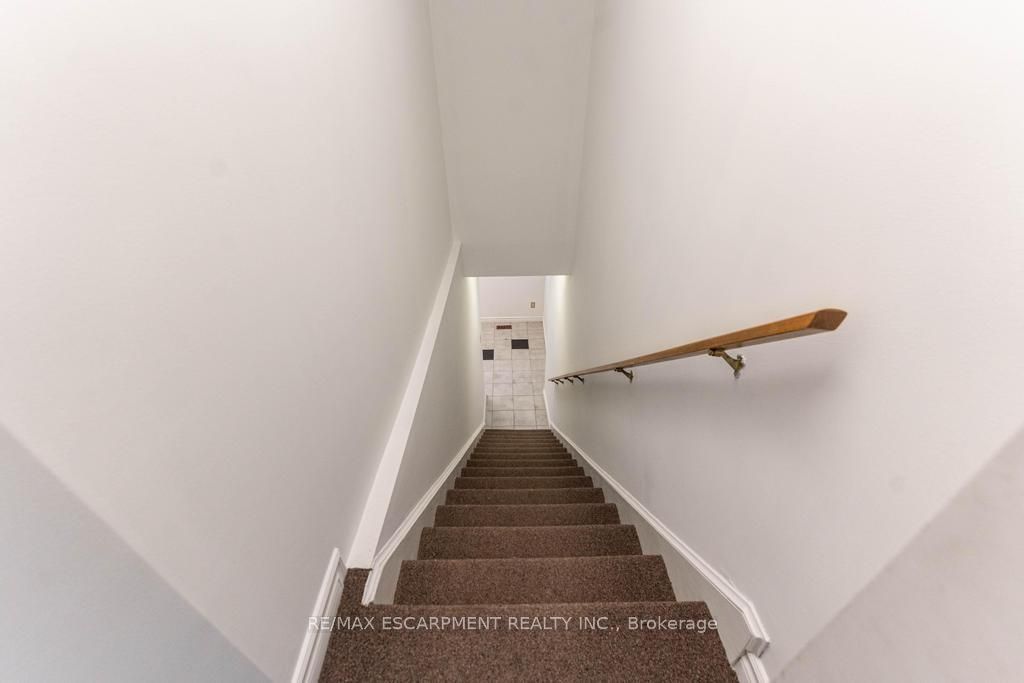 923 Brant Street 2 Property Photo 23