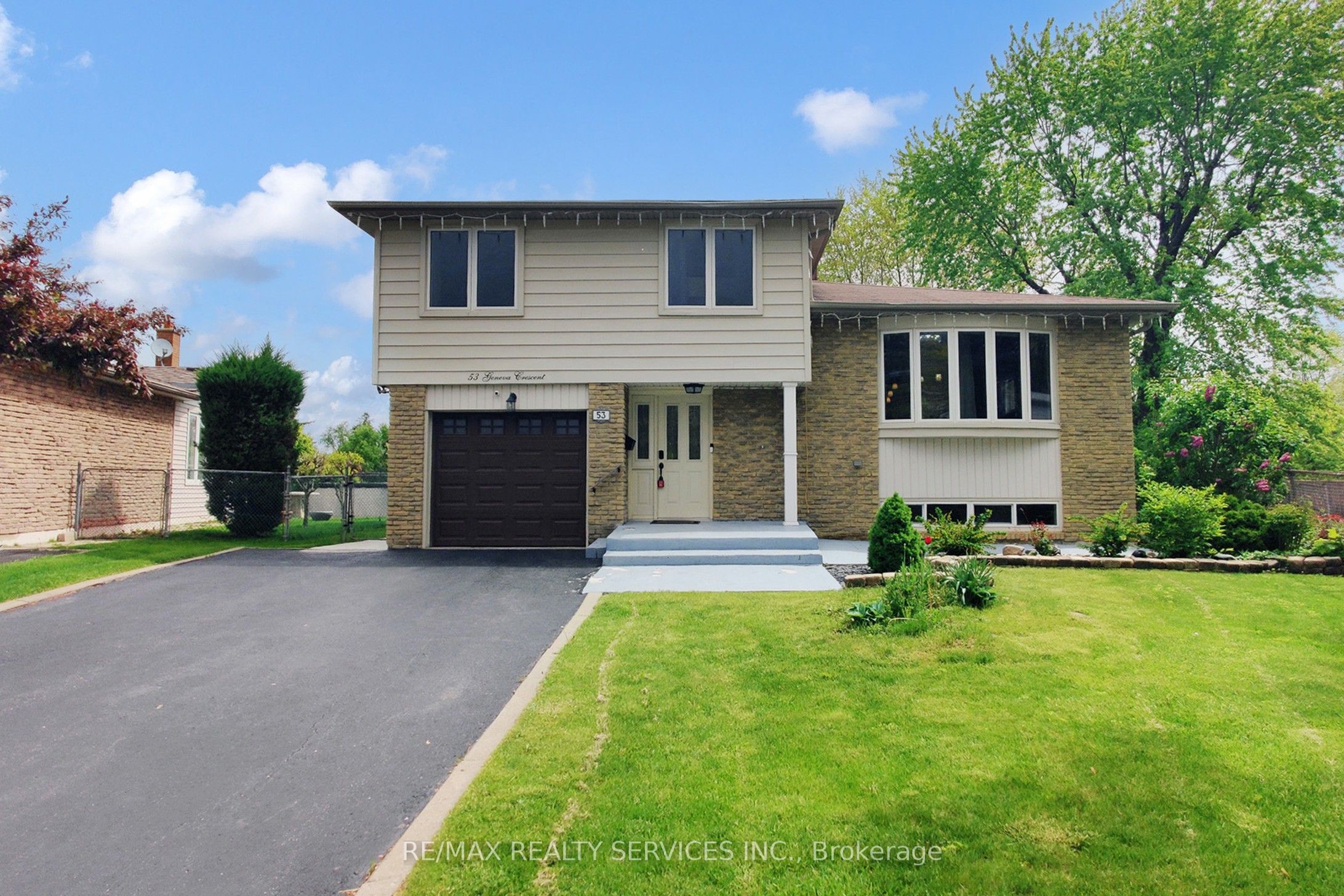 53 Geneva Crescent Property Photo 1