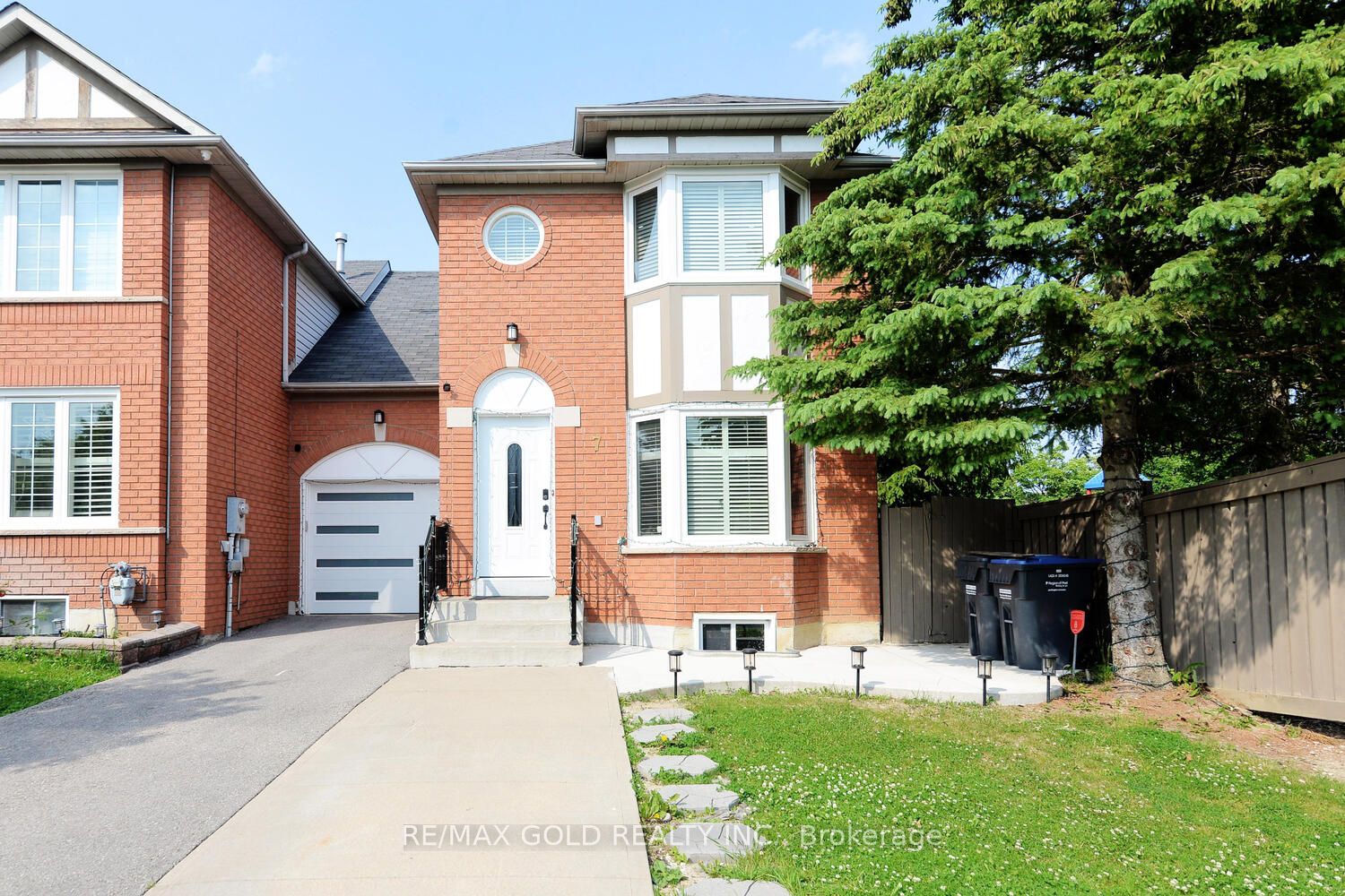 7 Lofty Pines Place Property Photo 1