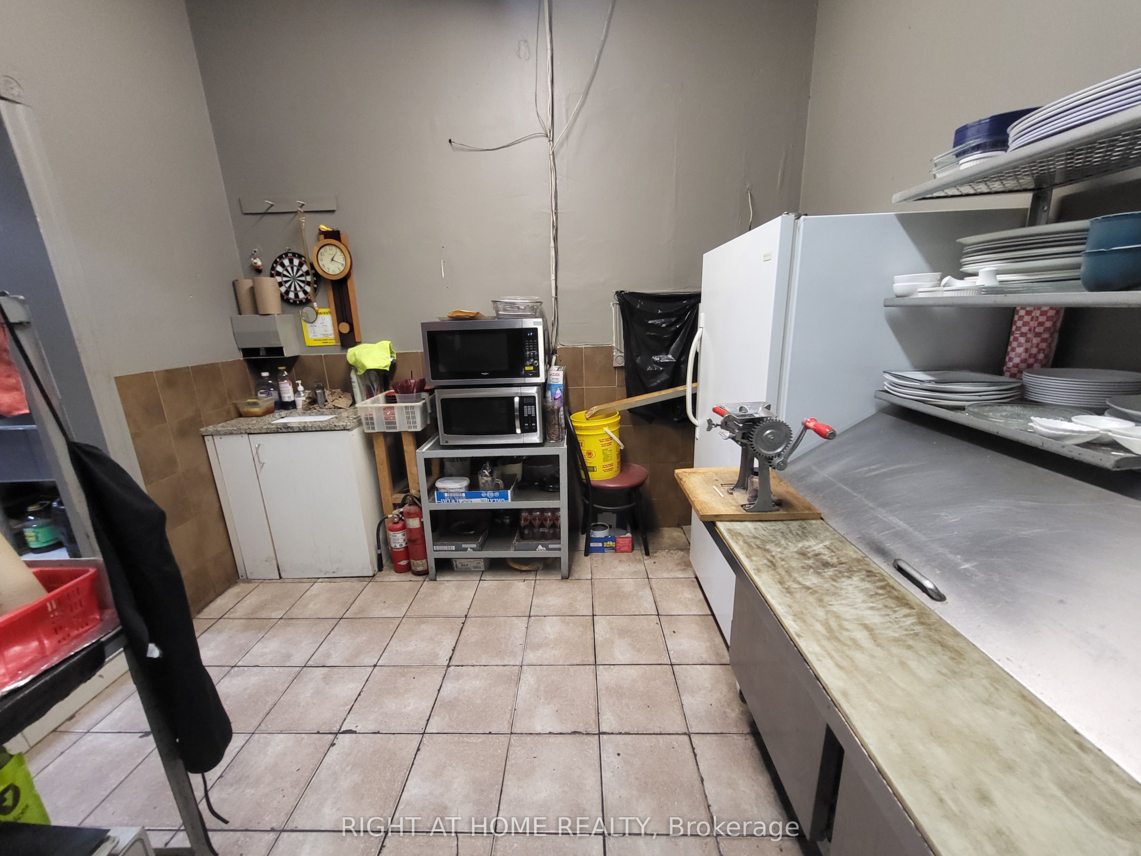 825 Runnymede Road Property Photo 20