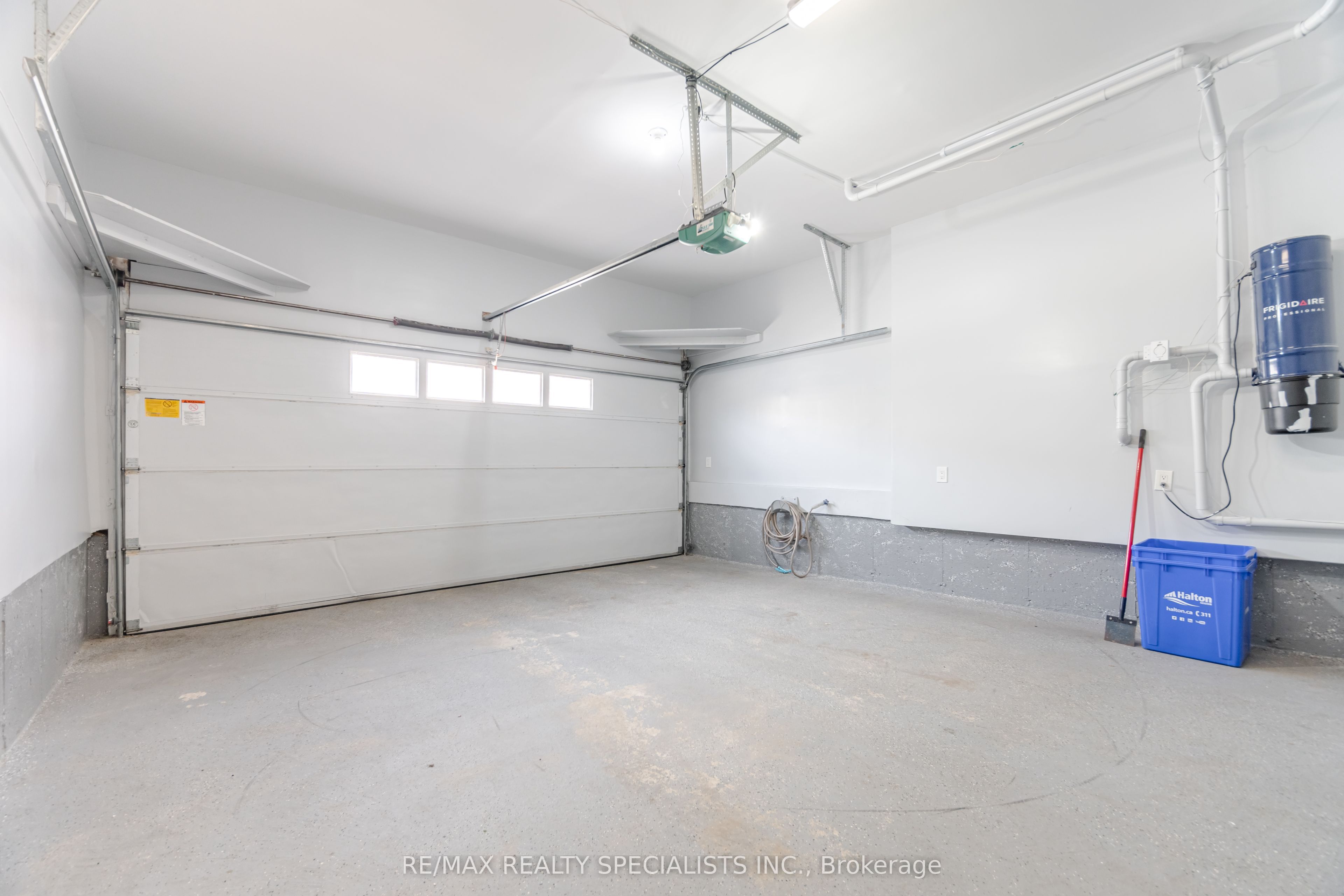 1040 Eager Road Property Photo 13
