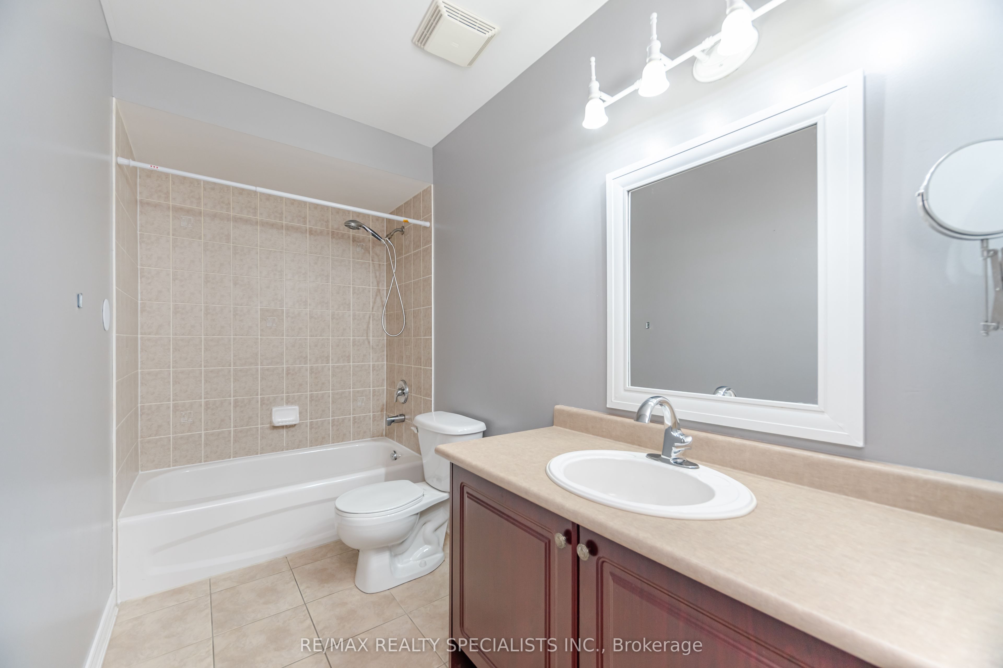 1040 Eager Road Property Photo 25