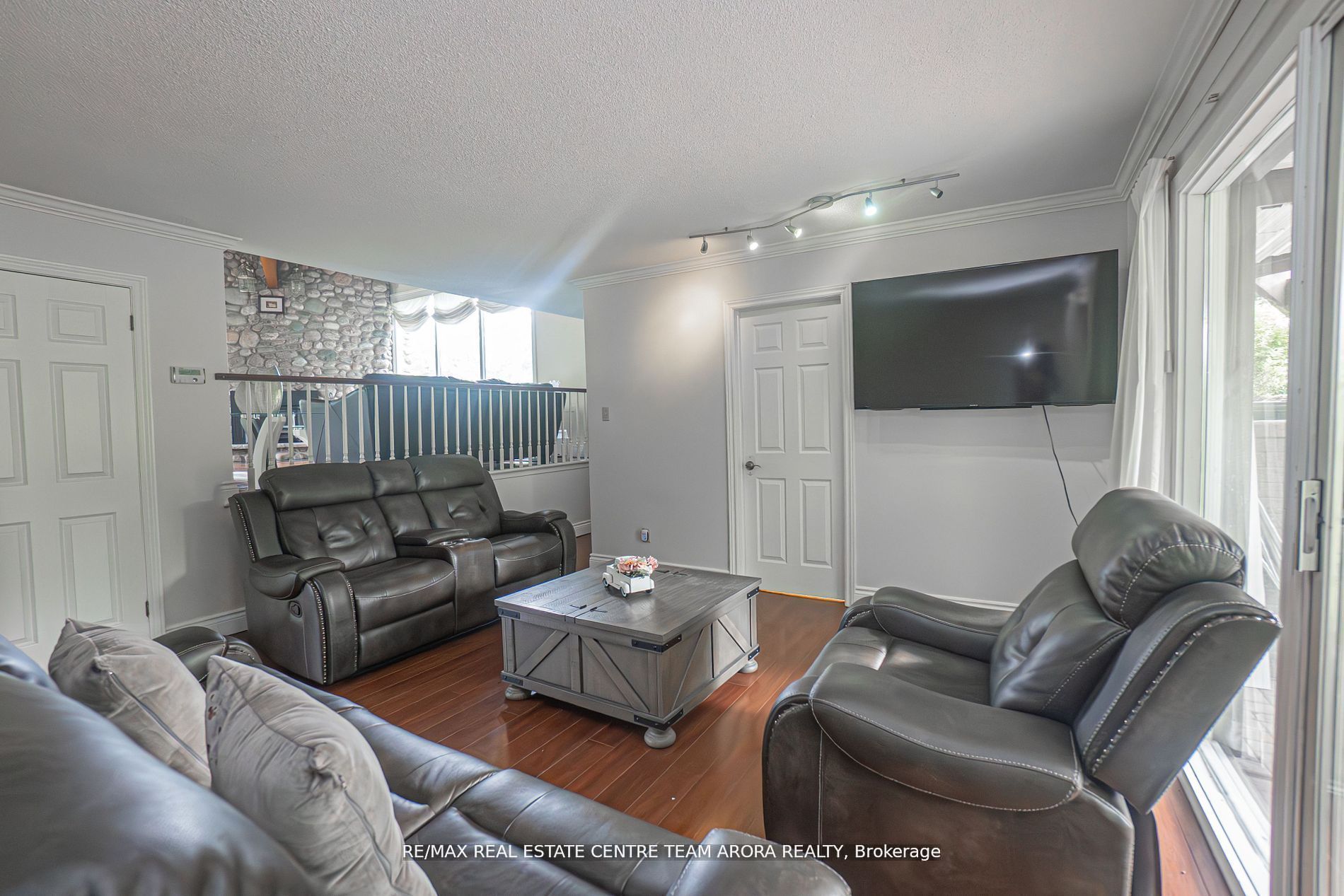 10799 15 Side Road Property Photo 8