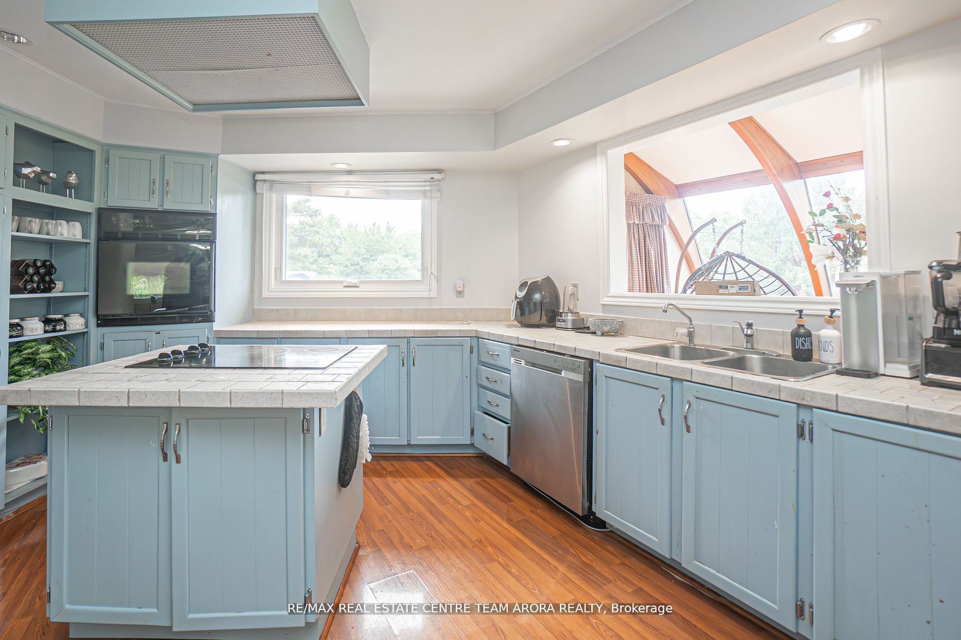 10799 15 Side Road Property Photo 11