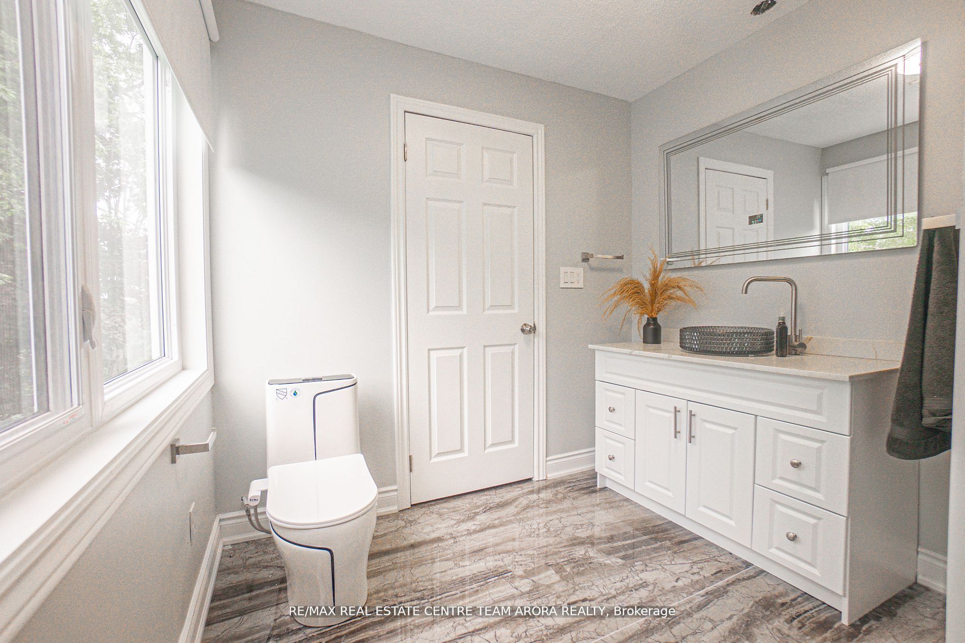 10799 15 Side Road Property Photo 22