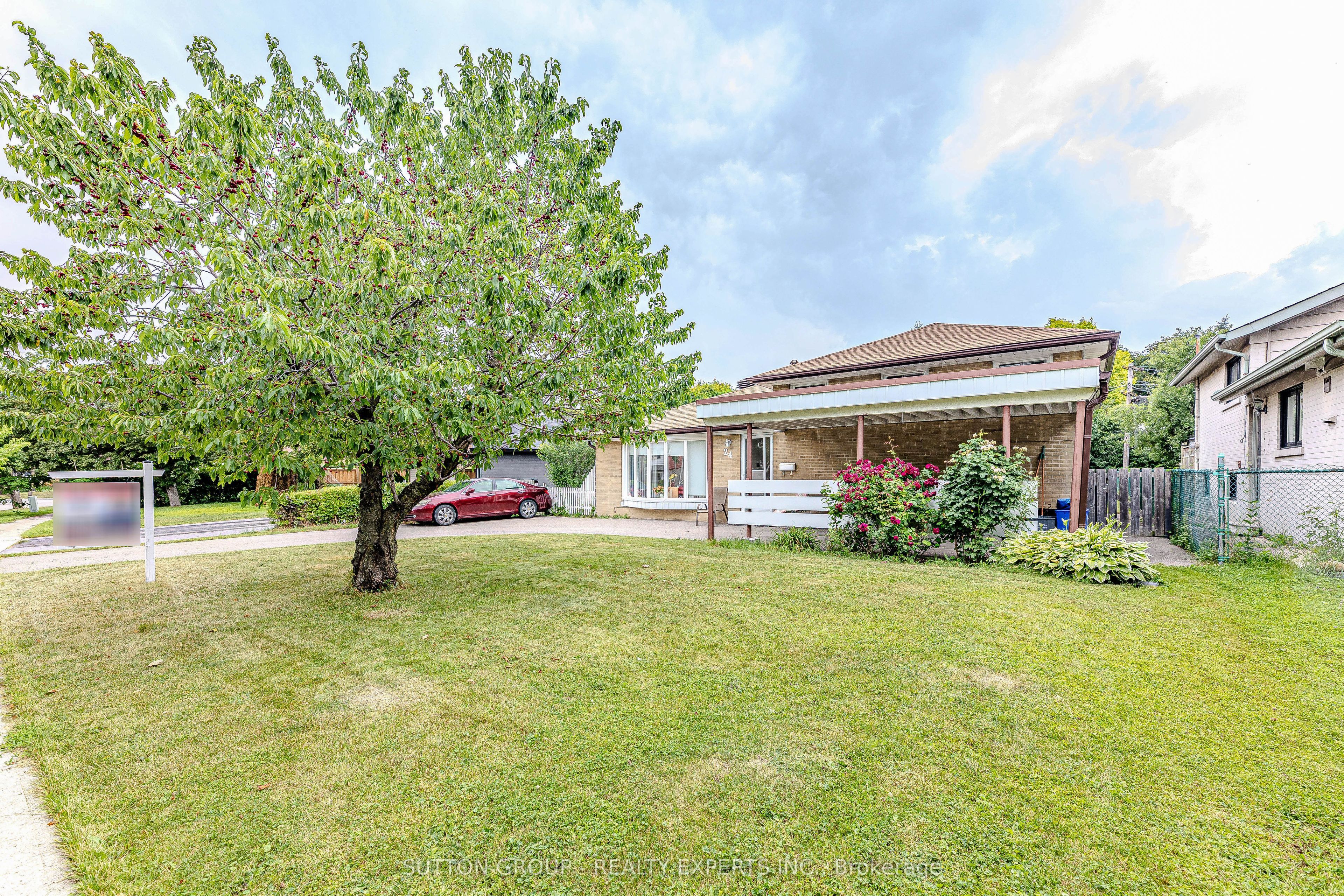 24 Vanderbrent Crescent Property Photo 1