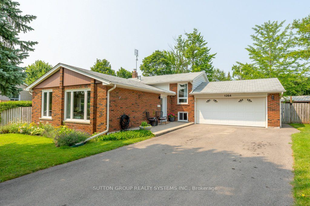 1264 Landfair Crescent Property Photo 1