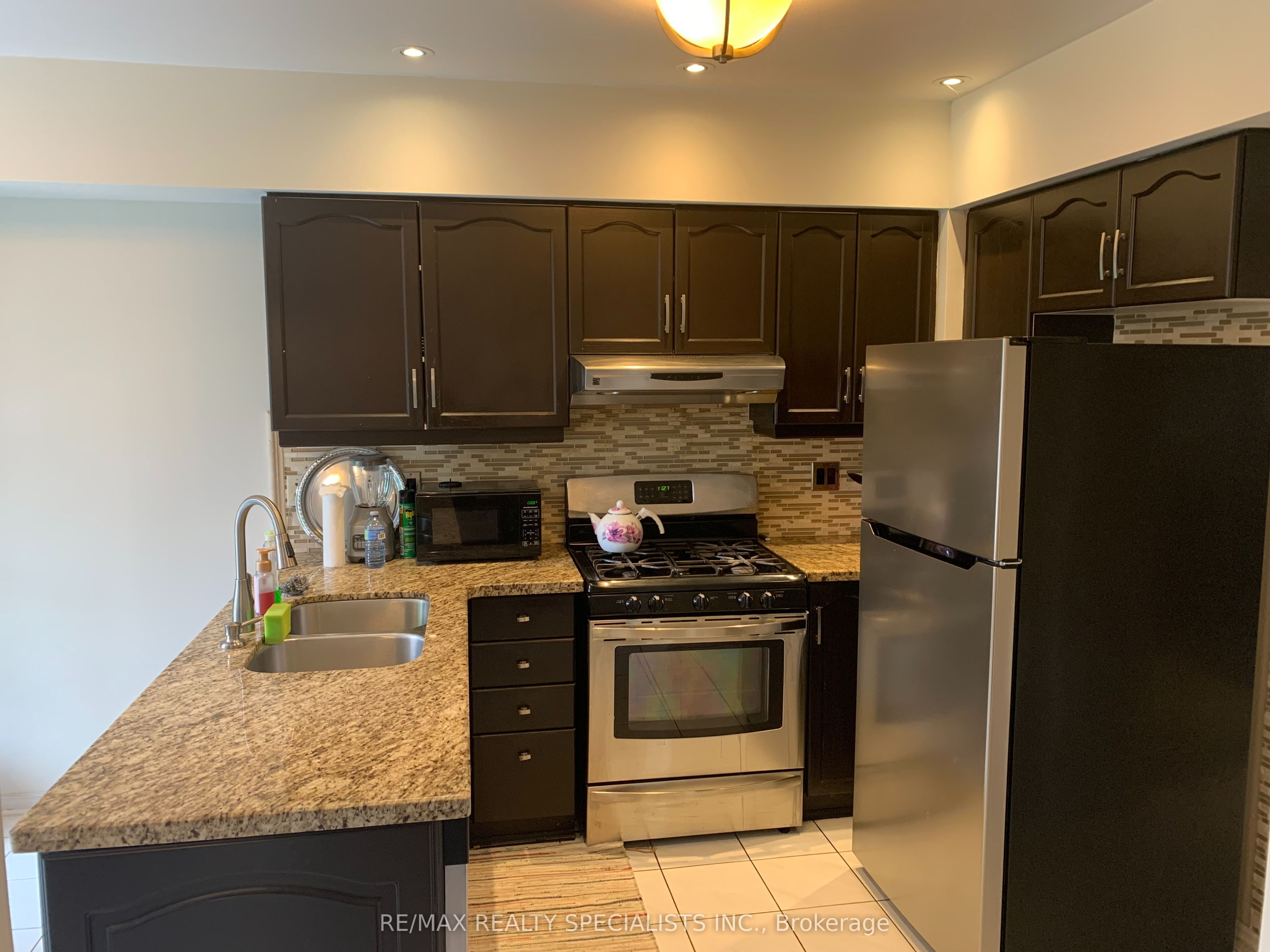 1015 Fernandez Drive Property Photo 6