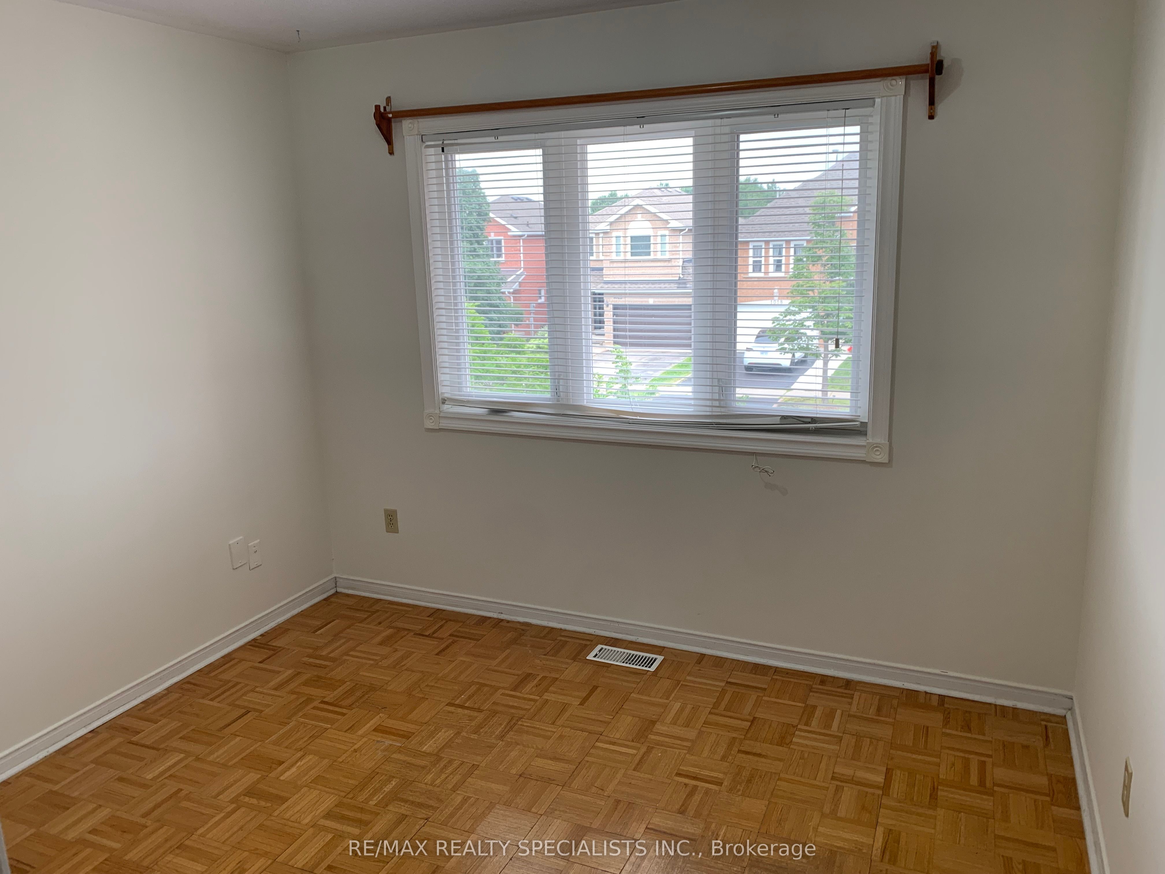 1015 Fernandez Drive Property Photo 11