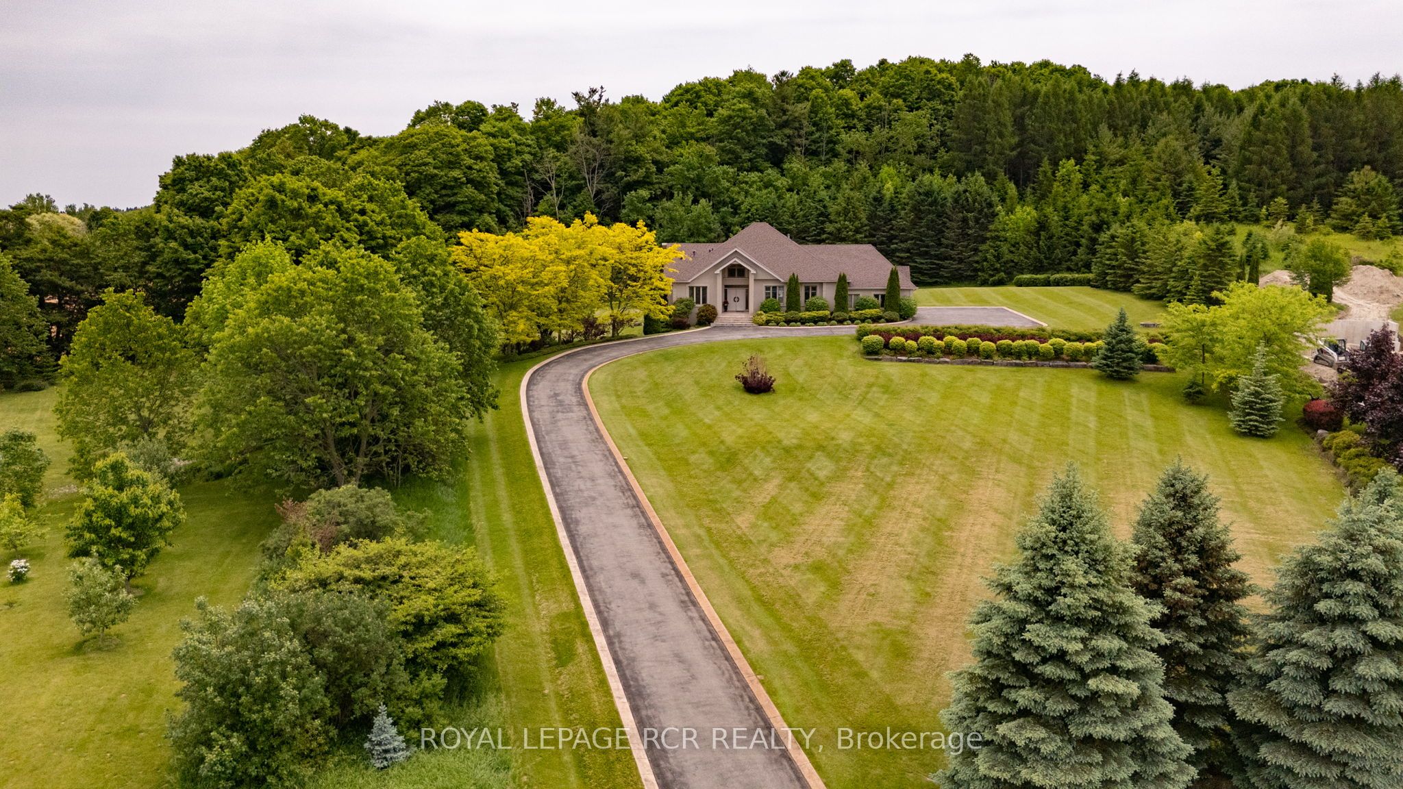5 Woodlot Court Property Photo 1