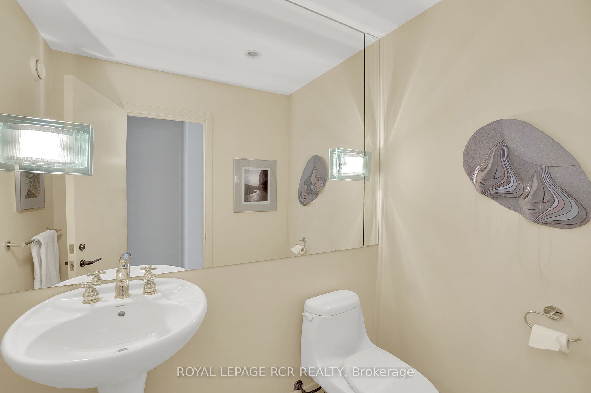 5 Woodlot Court Property Photo 8