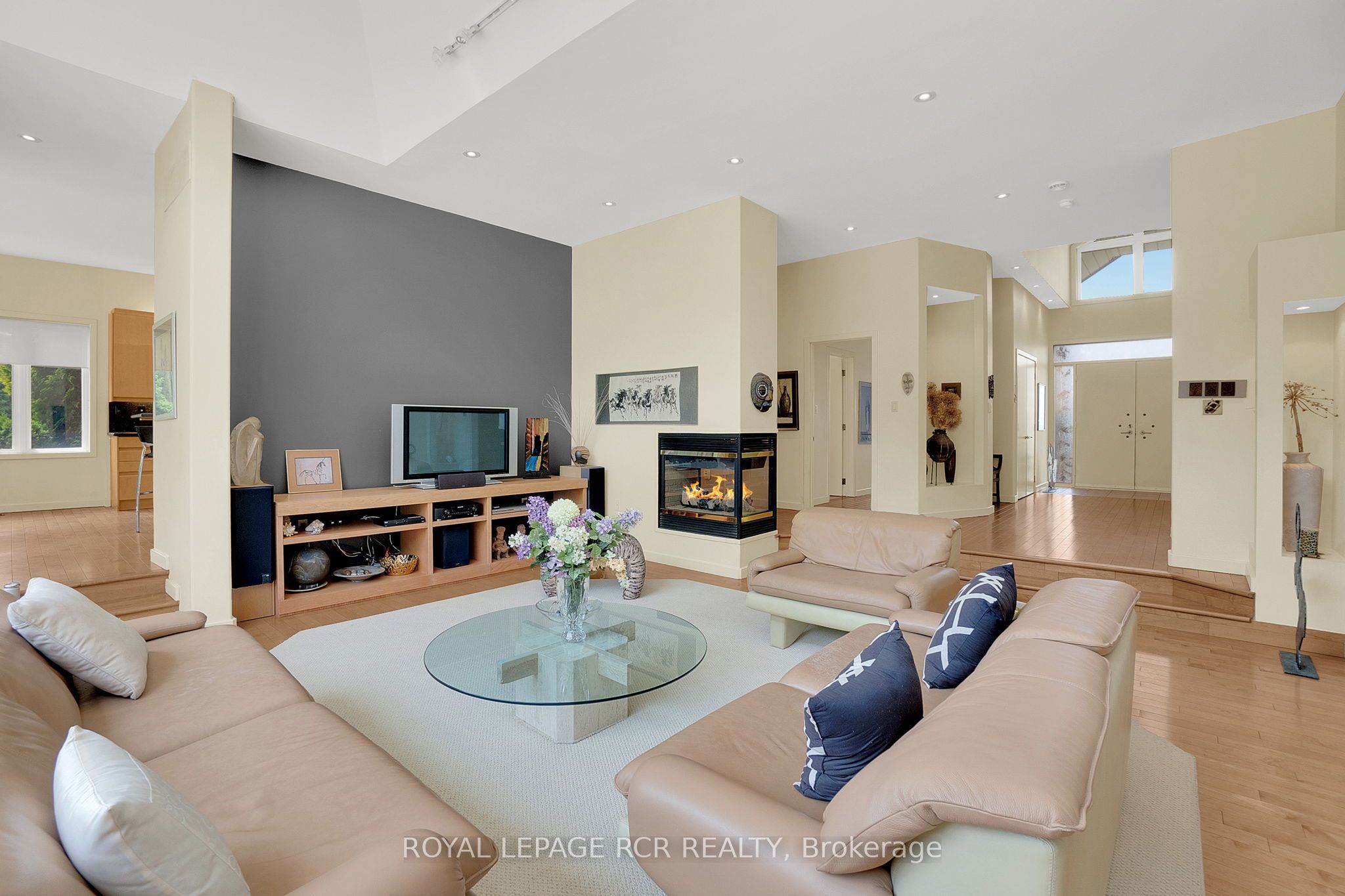 5 Woodlot Court Property Photo 11