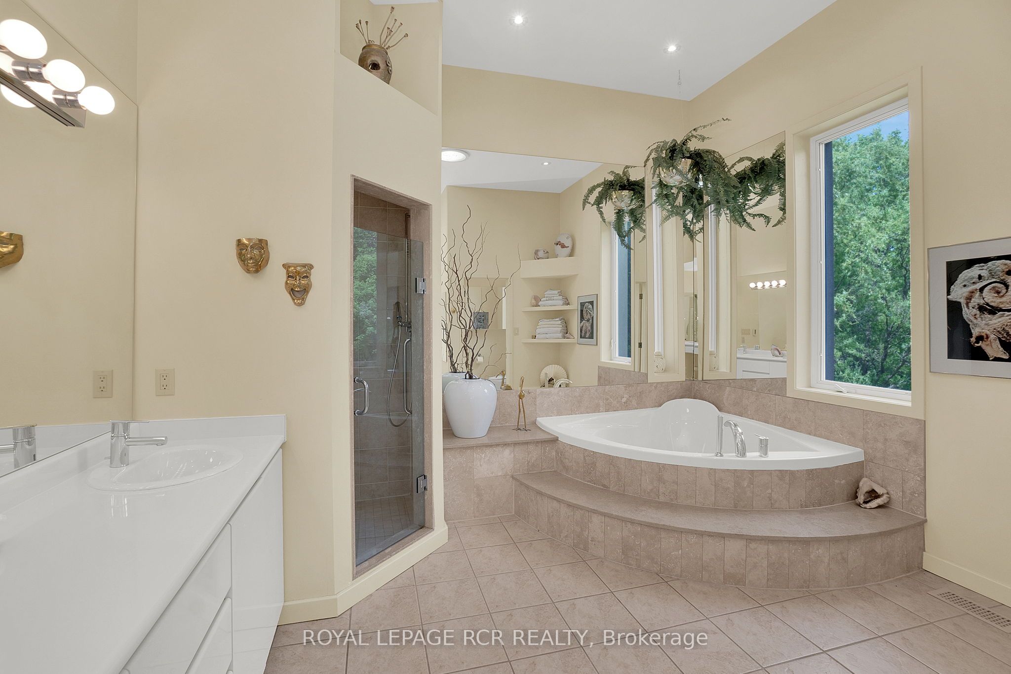 5 Woodlot Court Property Photo 24