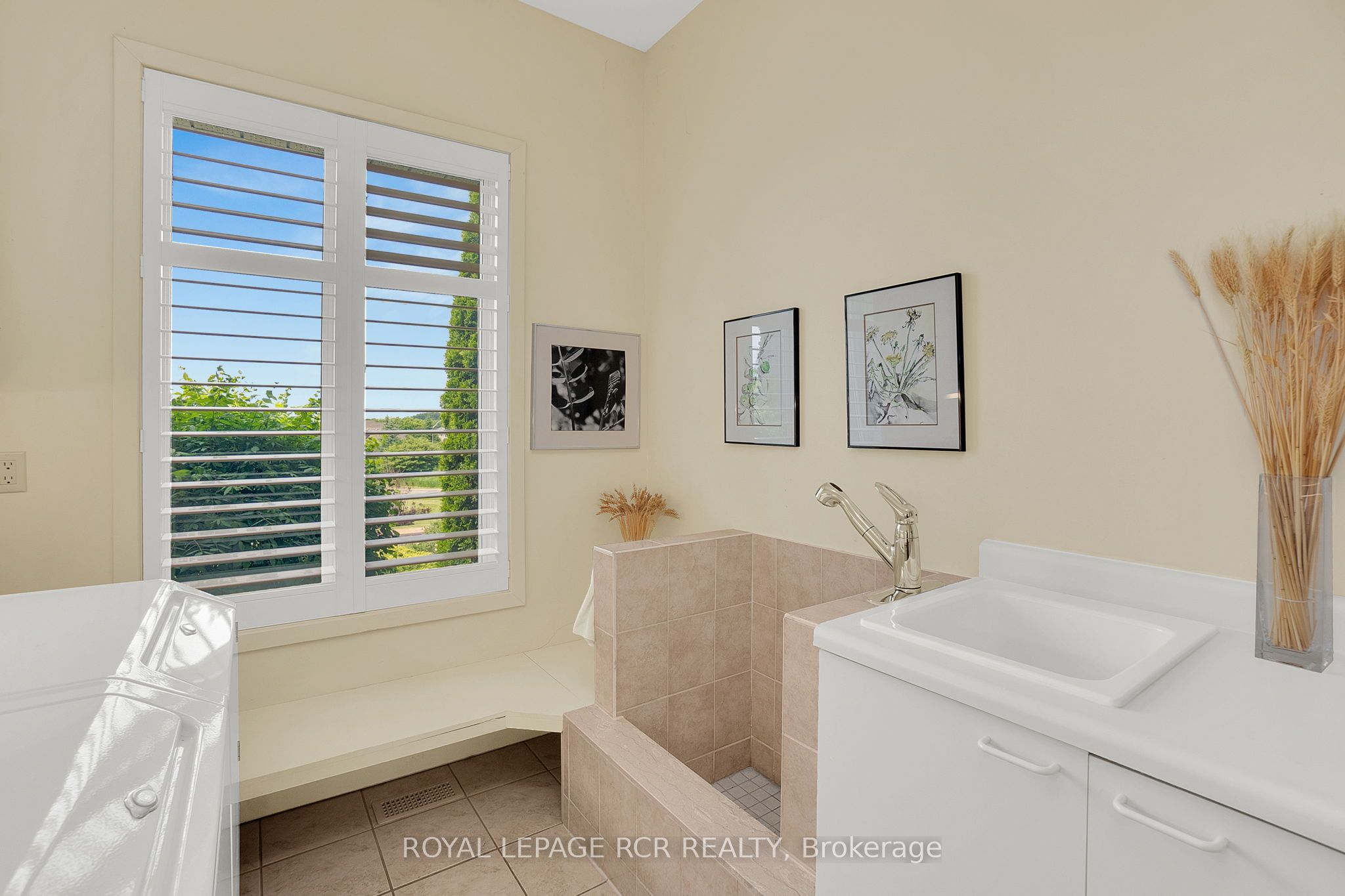 5 Woodlot Court Property Photo 28